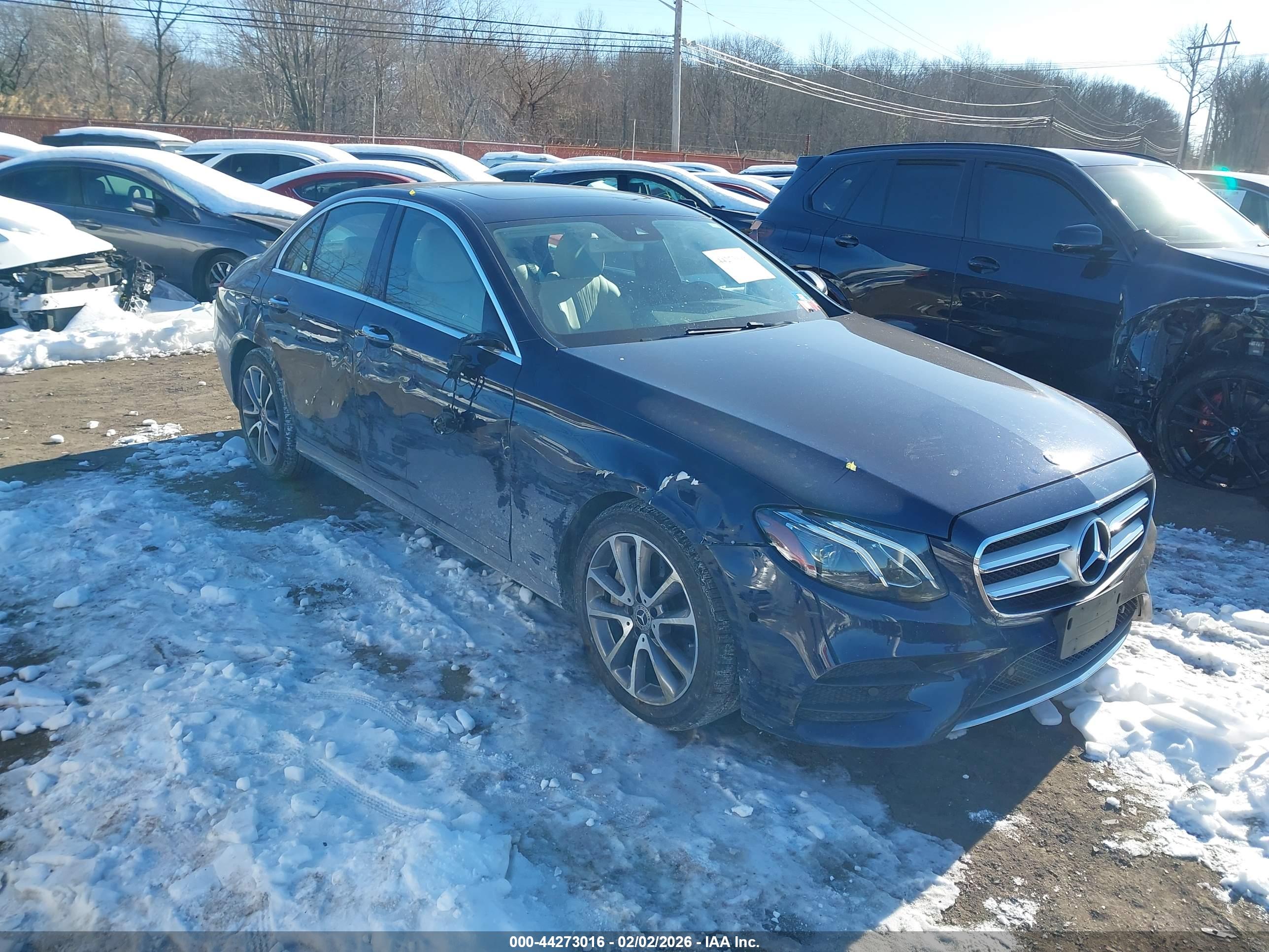 MERCEDES-BENZ E image 6