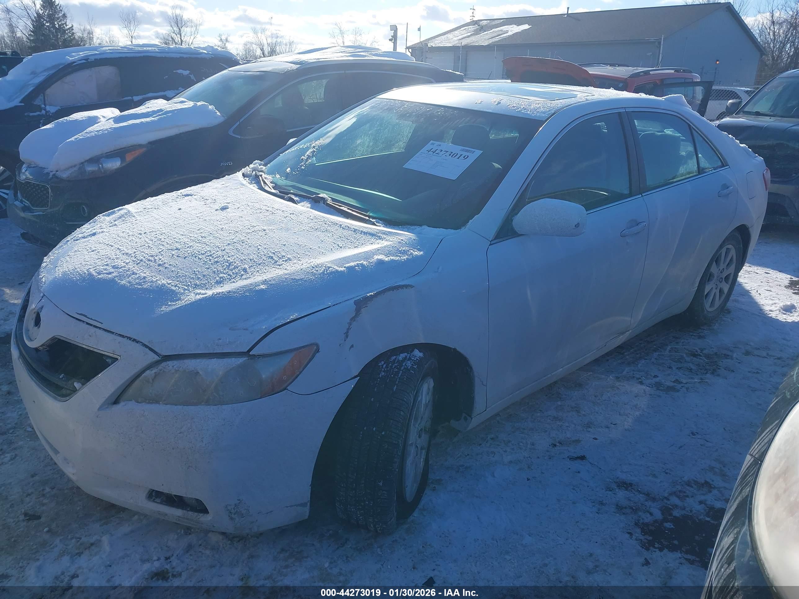TOYOTA CAMRY image 2