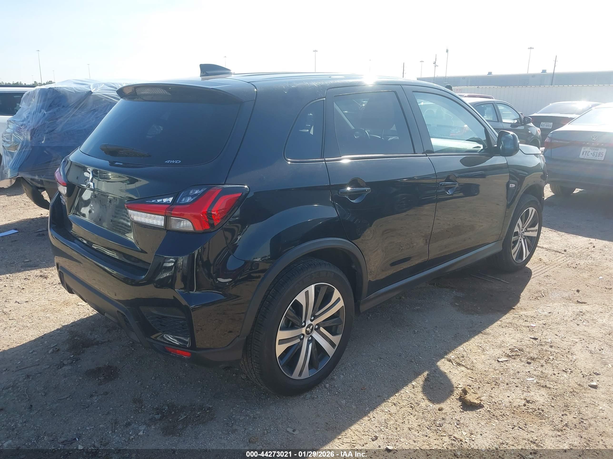 MITSUBISHI OUTLANDER image 4