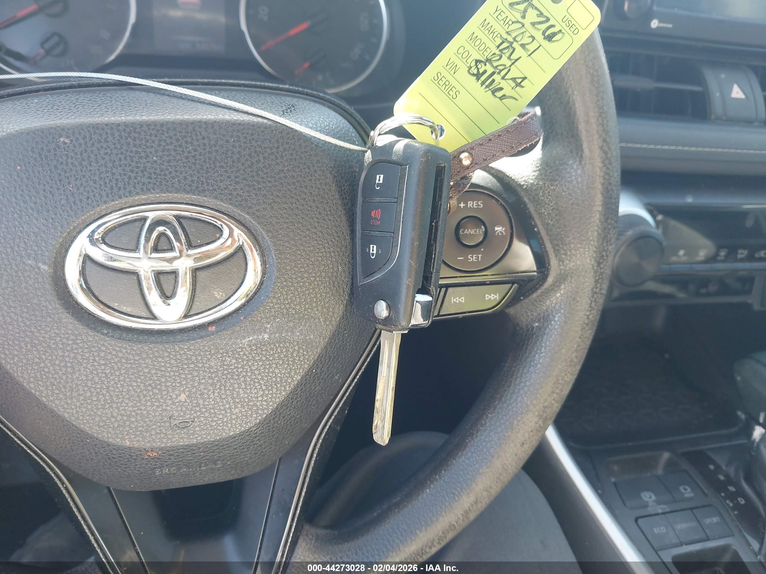 TOYOTA RAV4 image 11