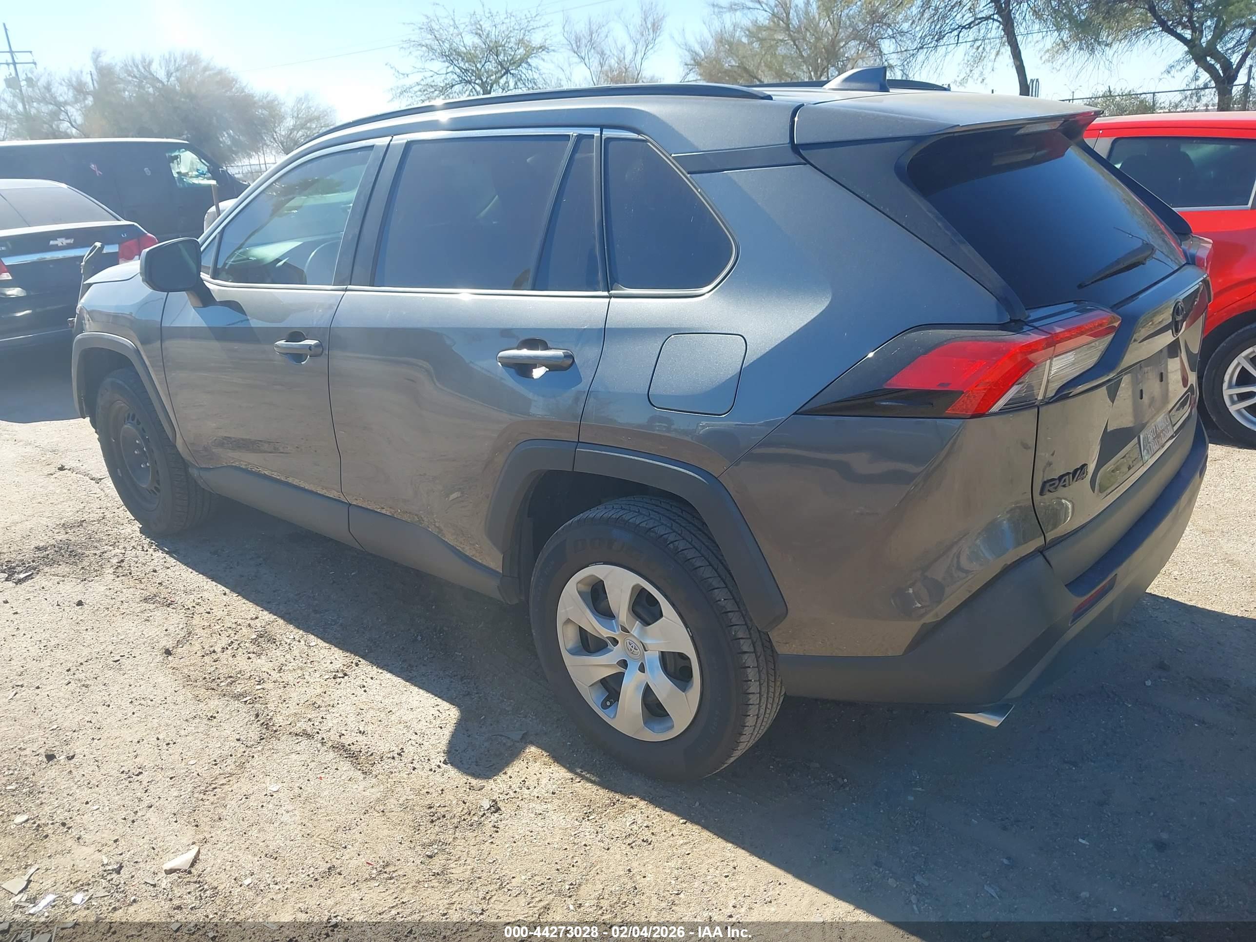 TOYOTA RAV4 image 3