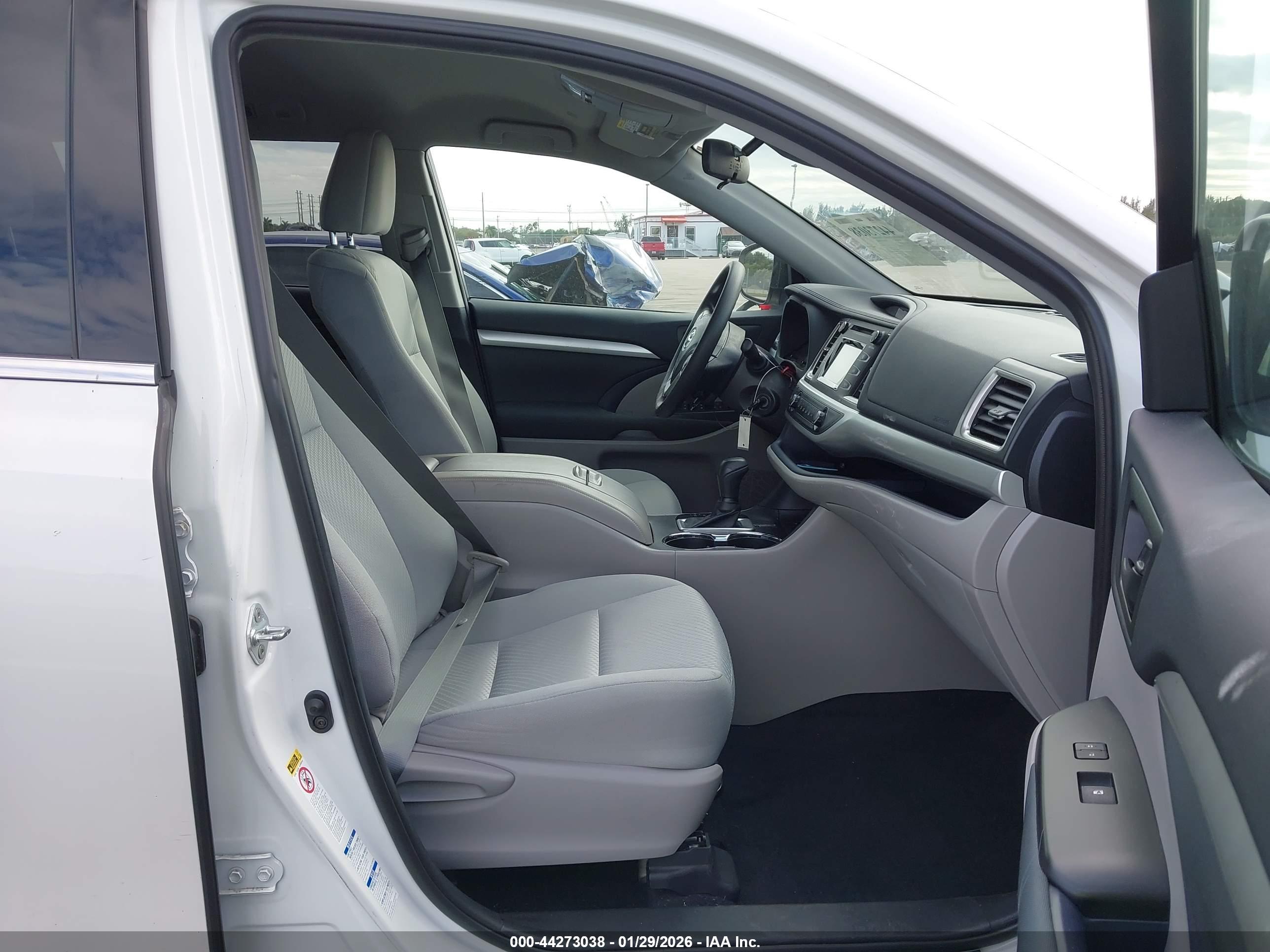TOYOTA HIGHLANDER image 5