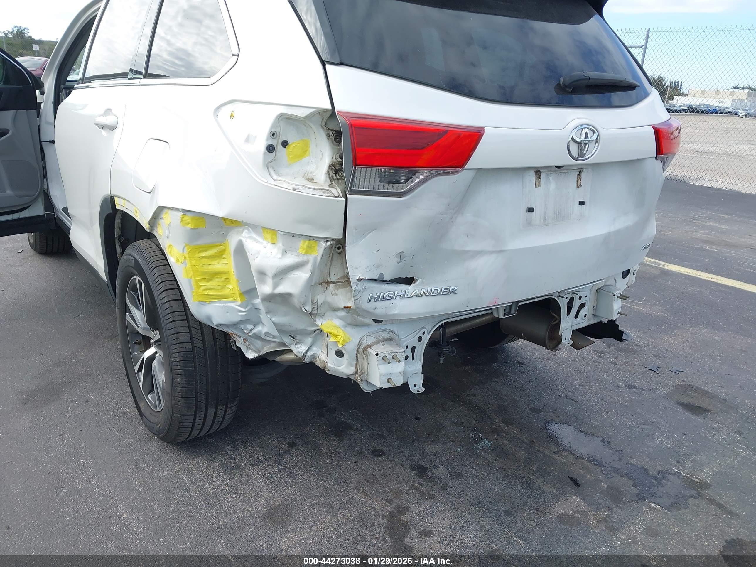 TOYOTA HIGHLANDER image 6
