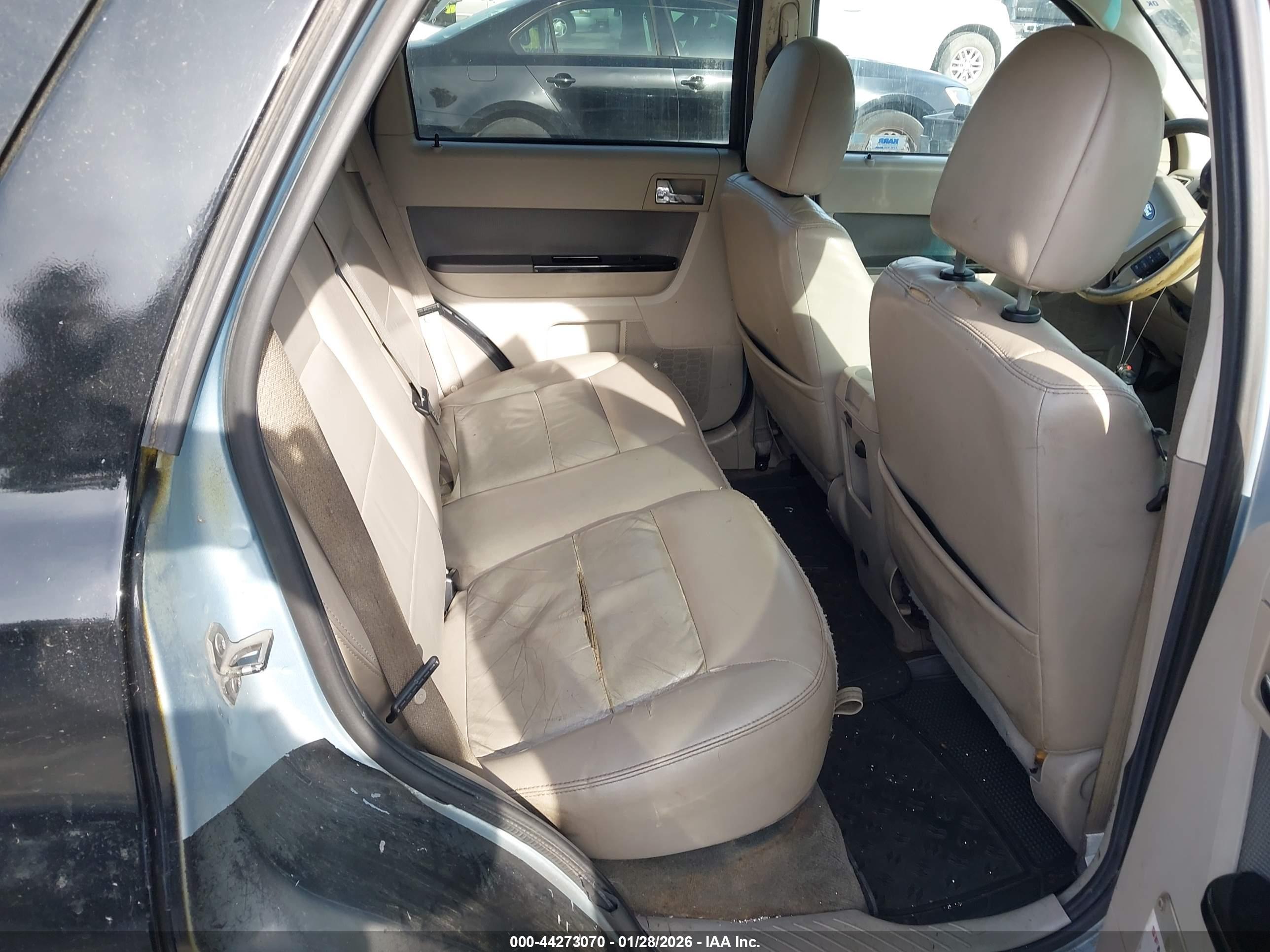 FORD ESCAPE image 8