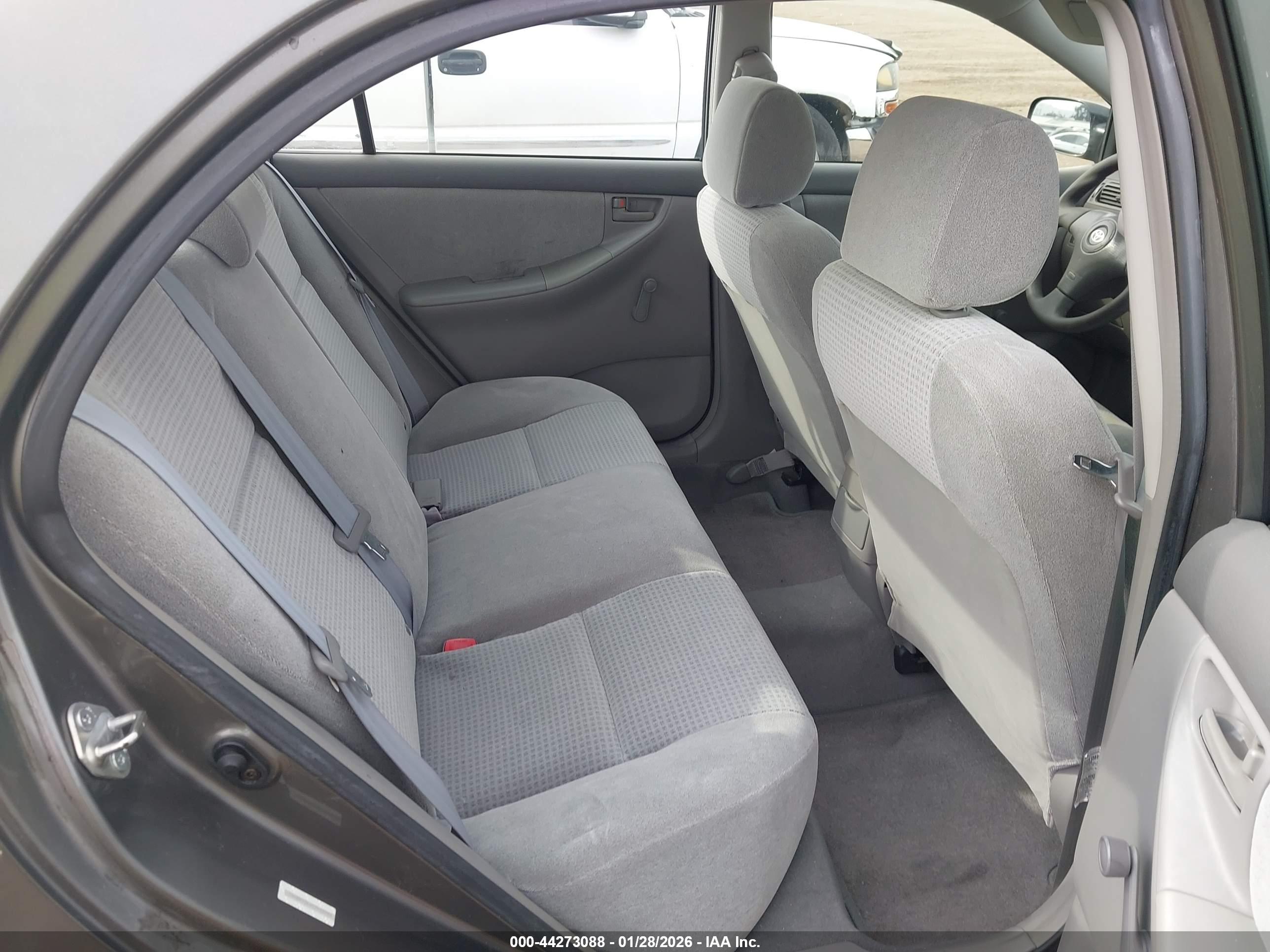 TOYOTA COROLLA image 8