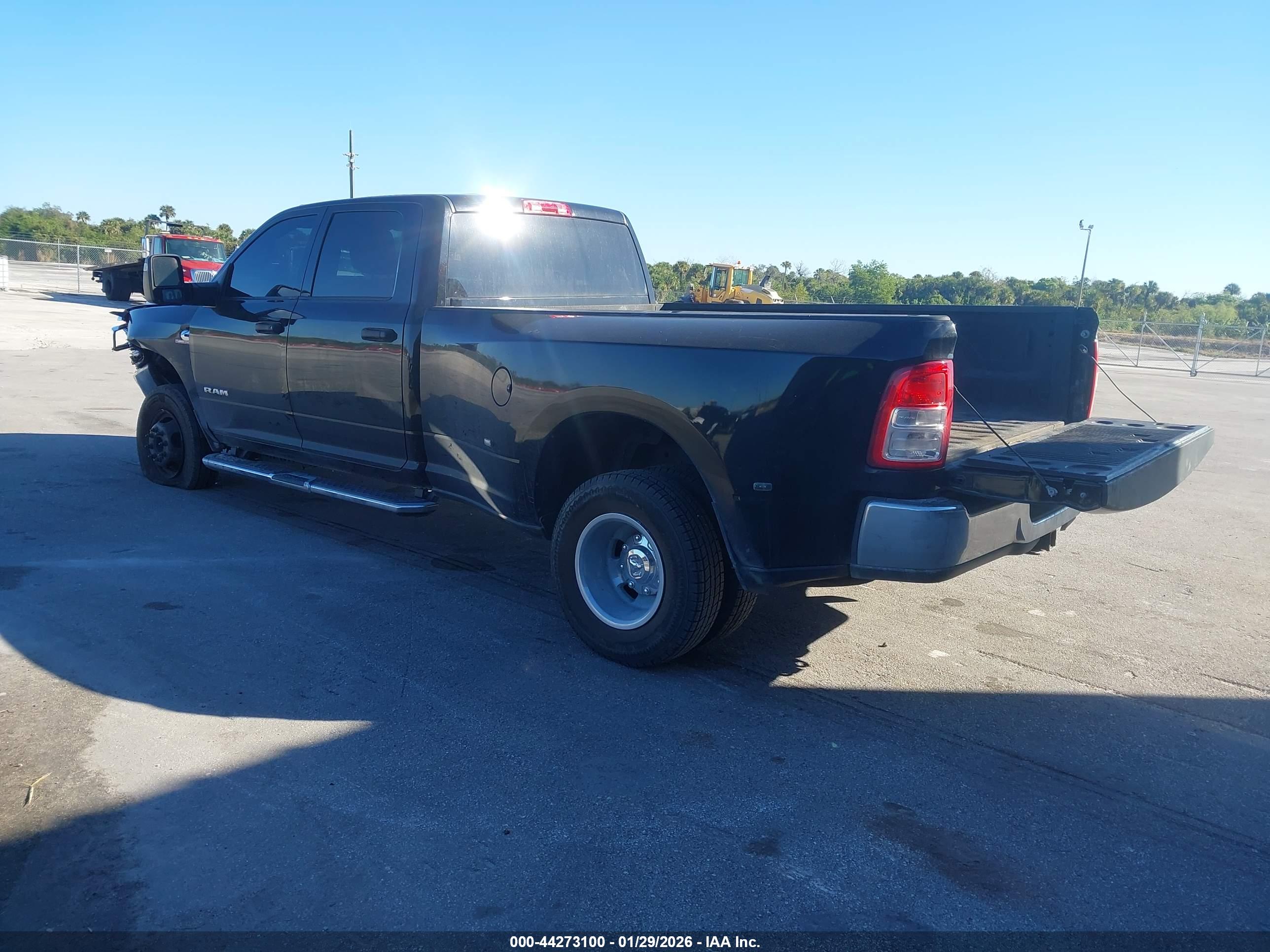RAM 3500 image 3