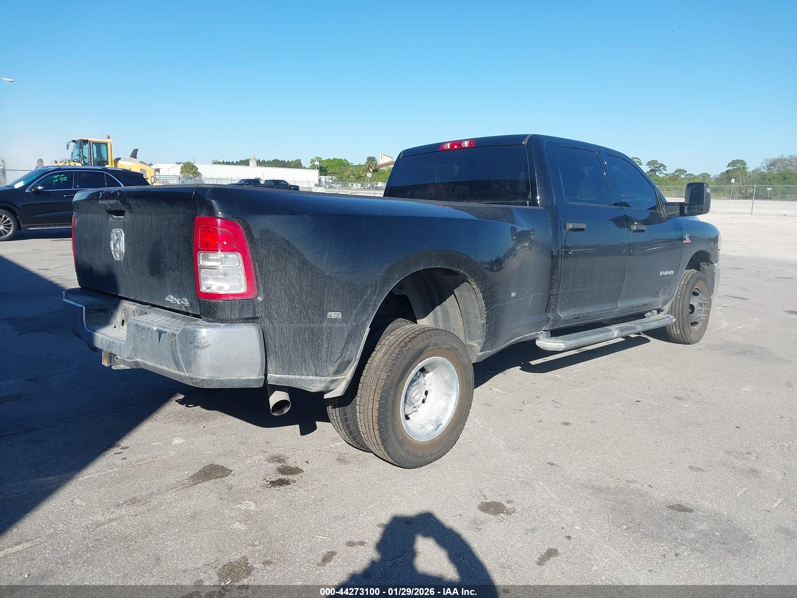 RAM 3500 image 4
