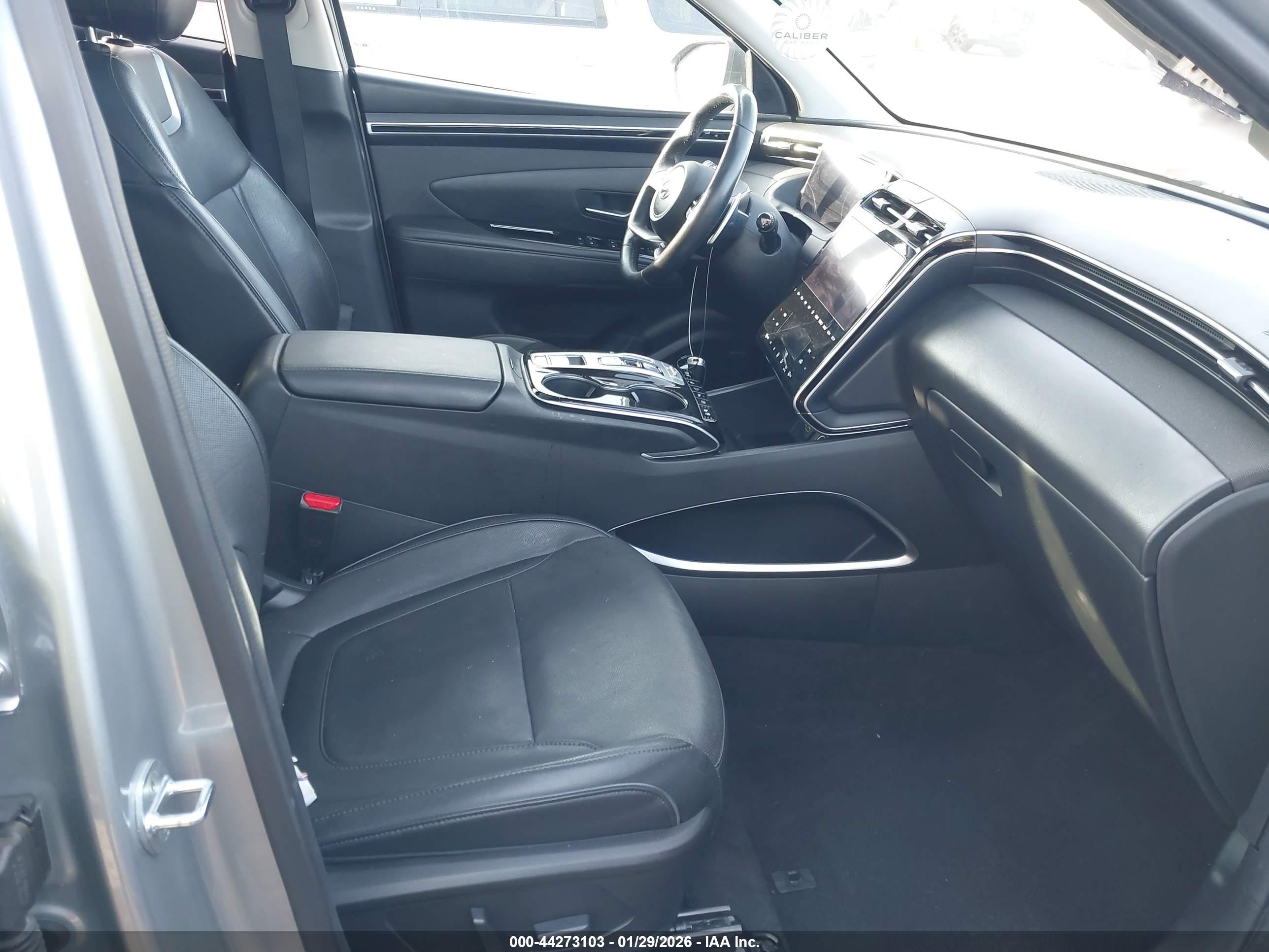 HYUNDAI TUCSON image 5