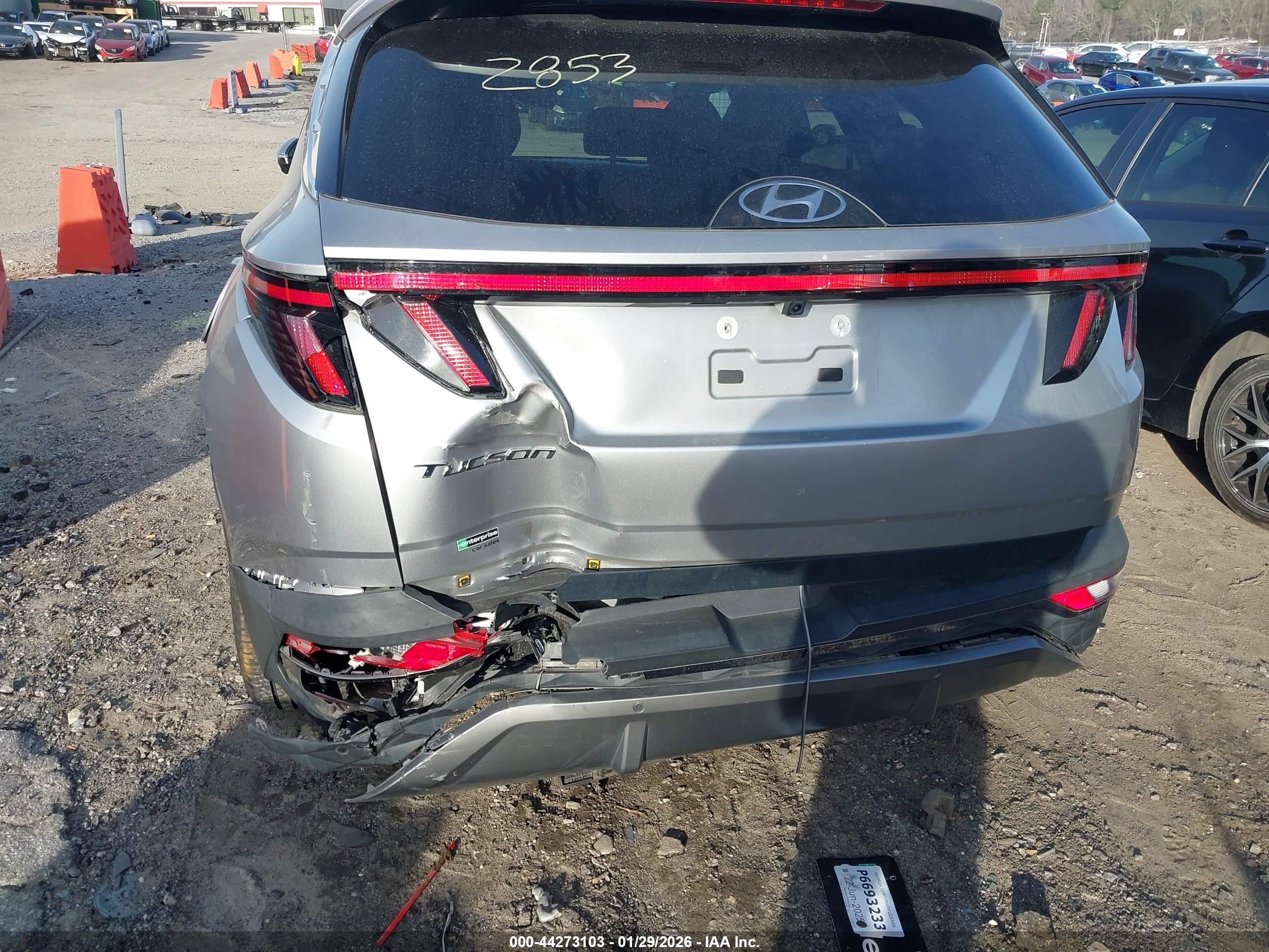 HYUNDAI TUCSON image 6