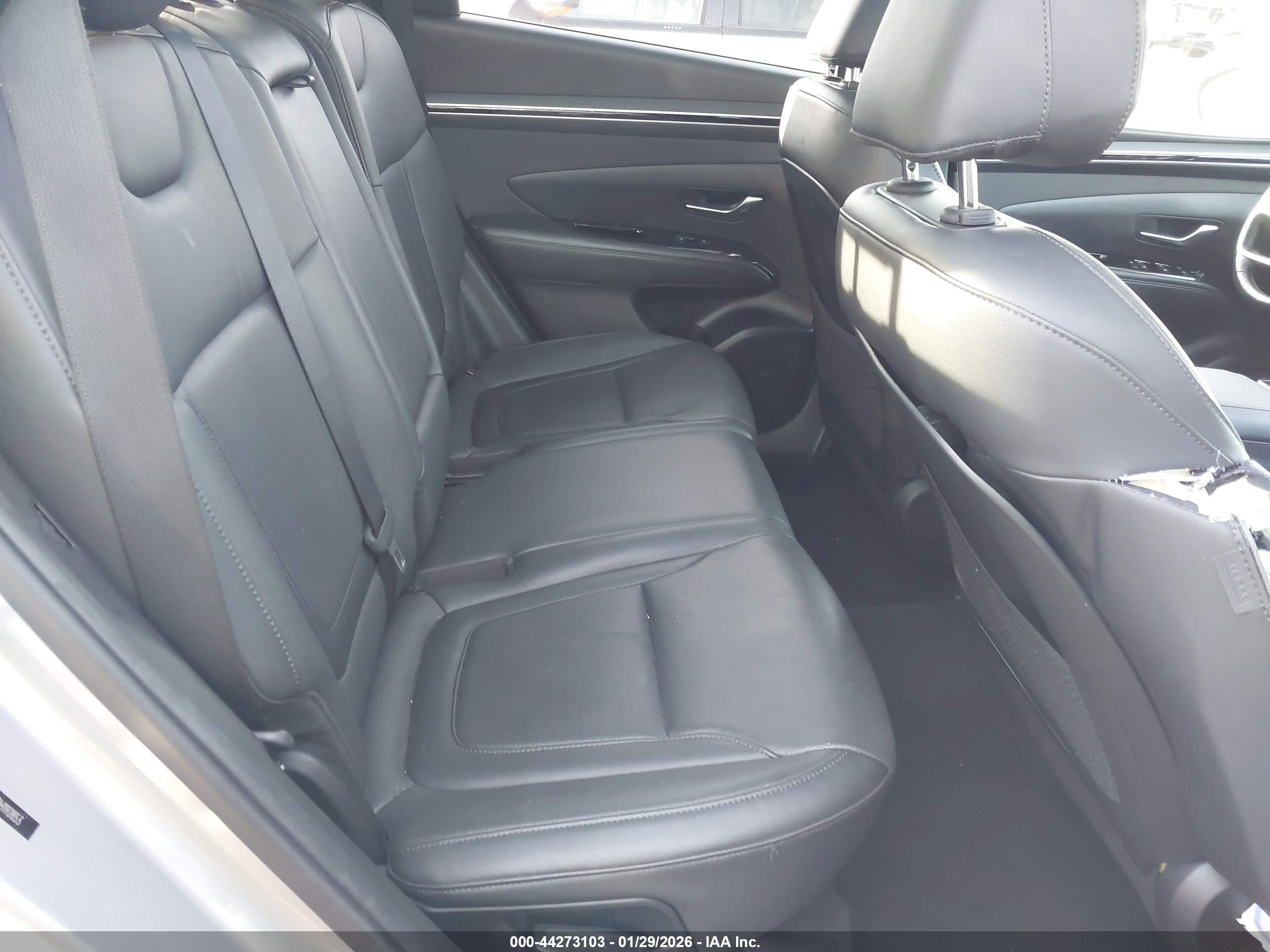HYUNDAI TUCSON image 8