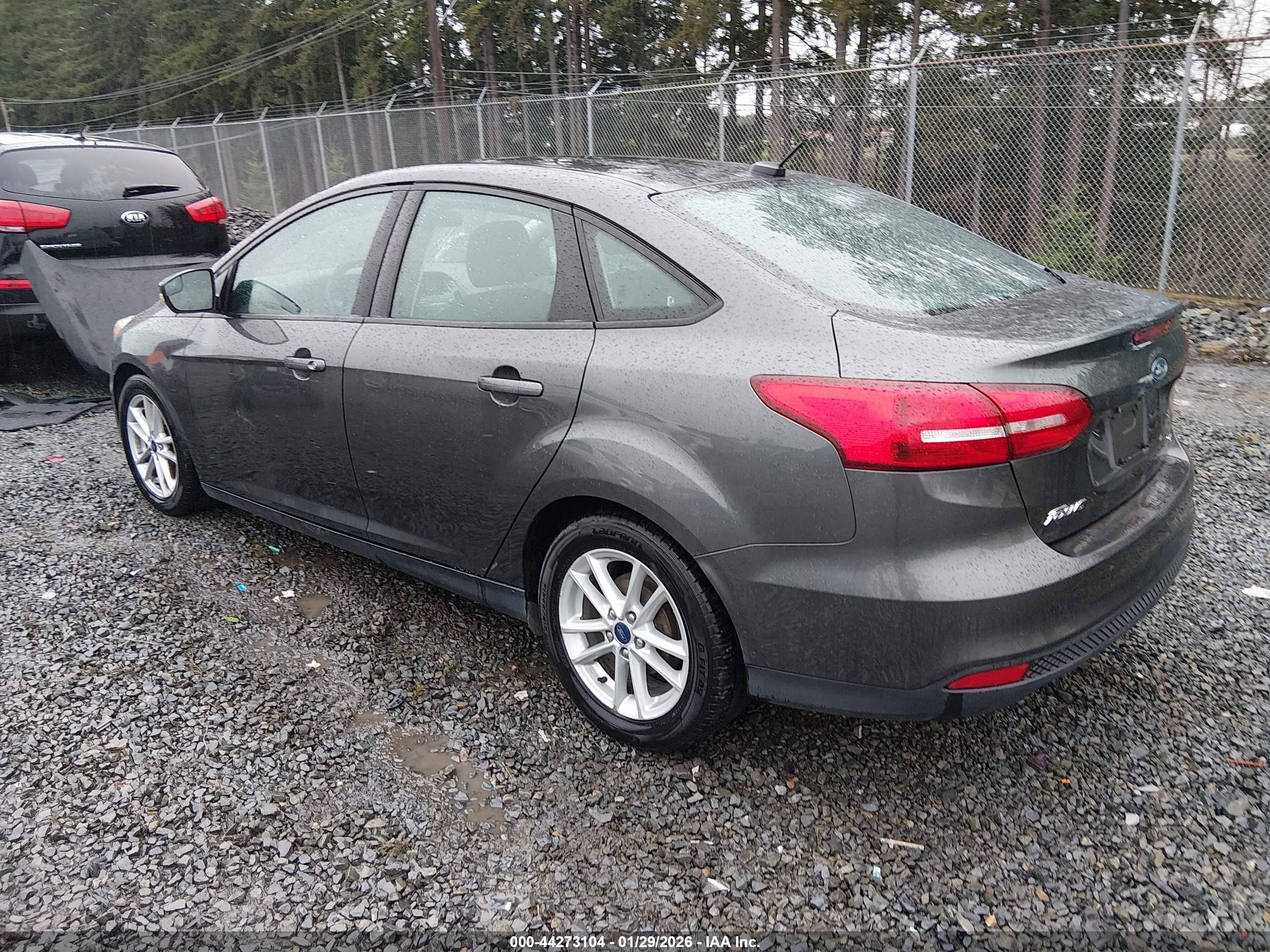 FORD FOCUS image 3