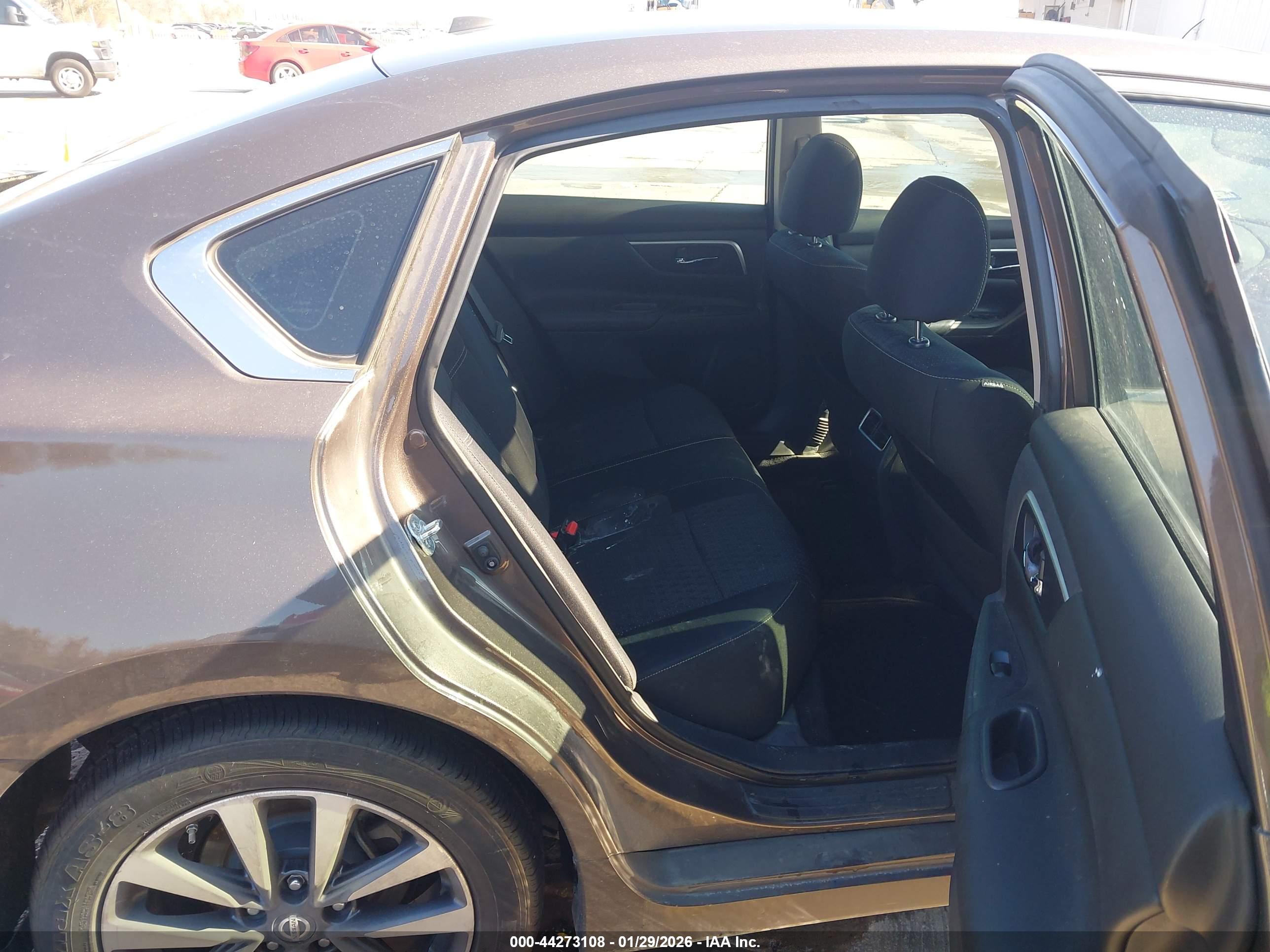 NISSAN ALTIMA image 8