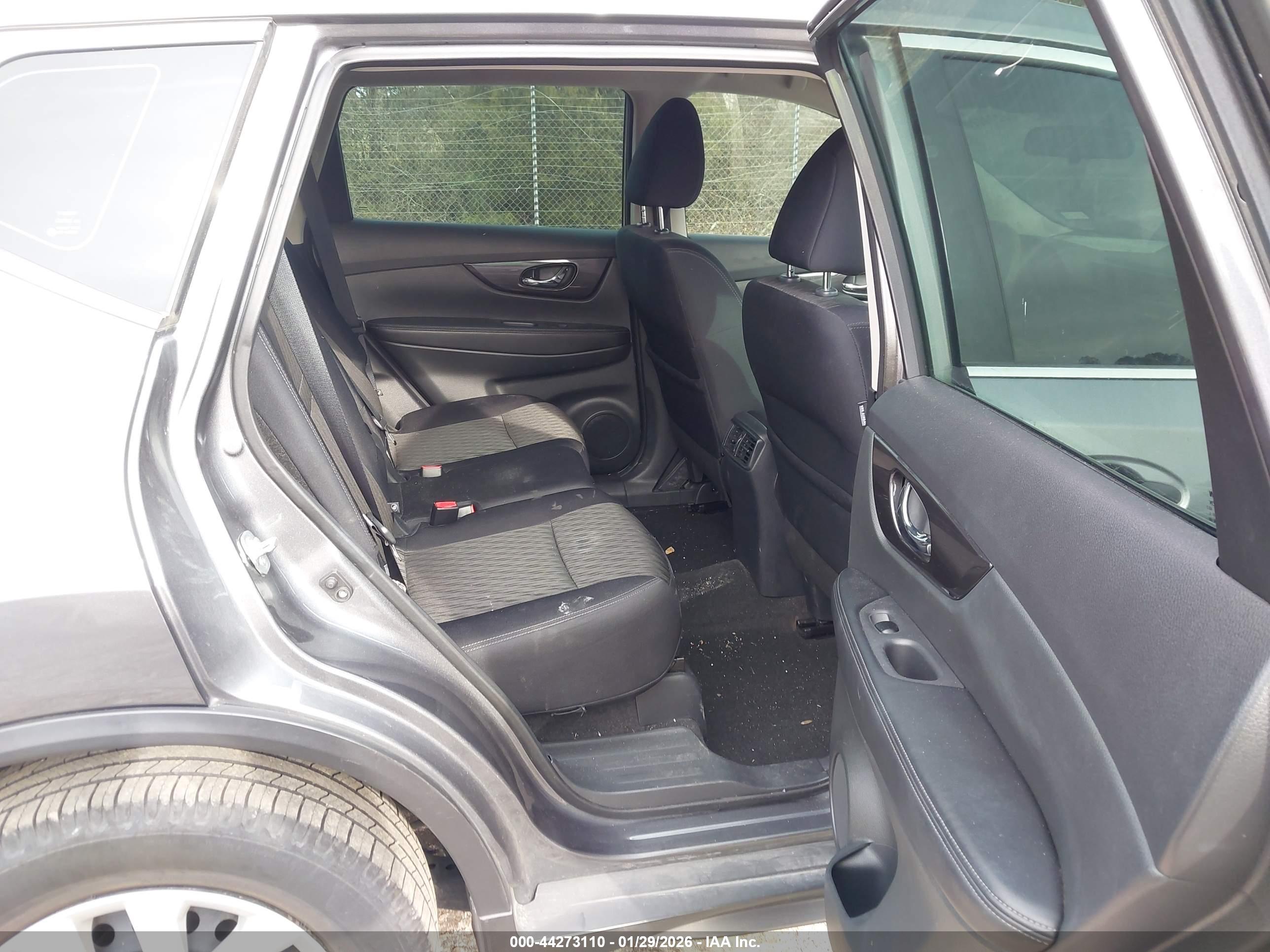NISSAN ROGUE image 8