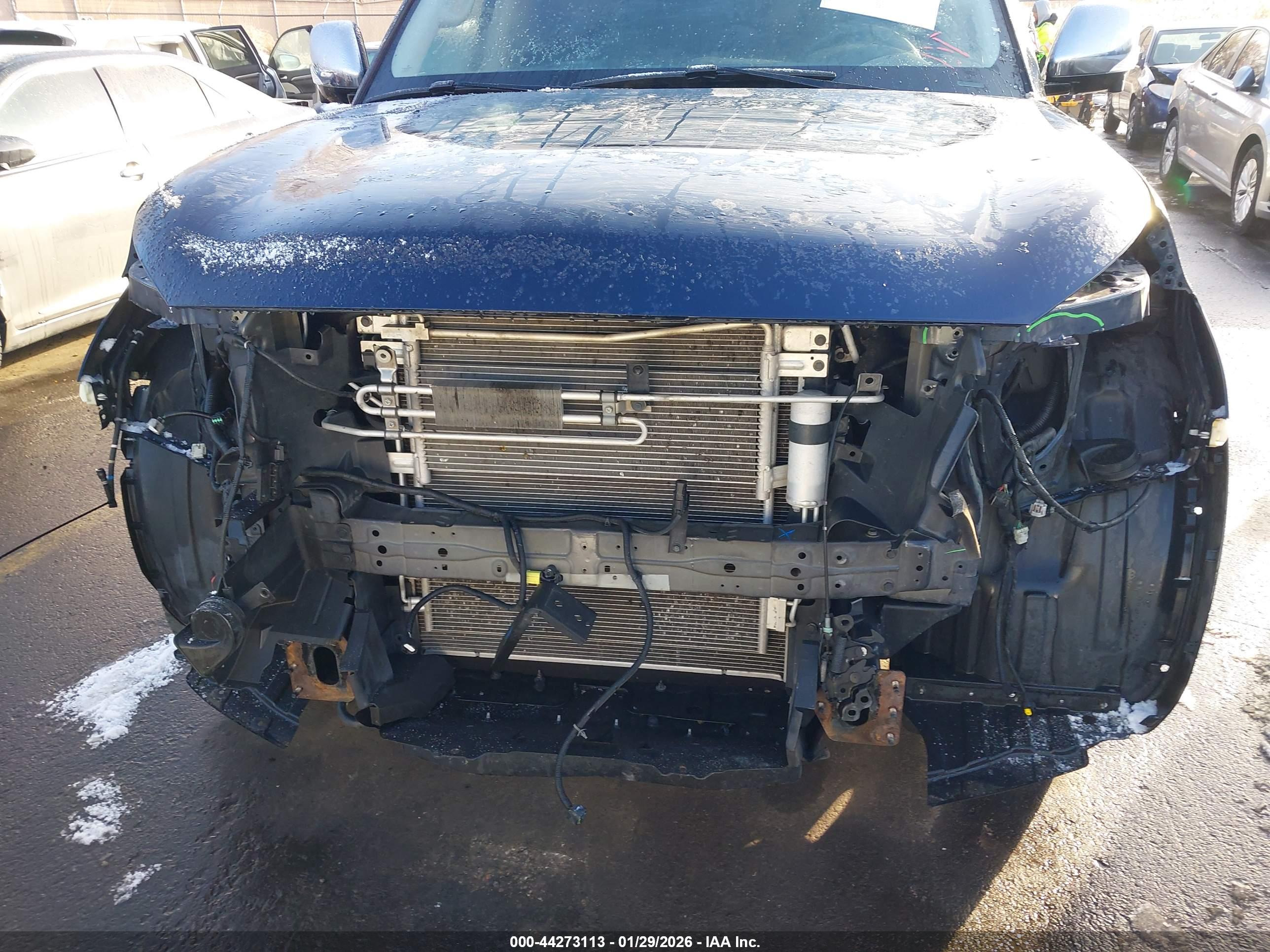 INFINITI QX80 image 6