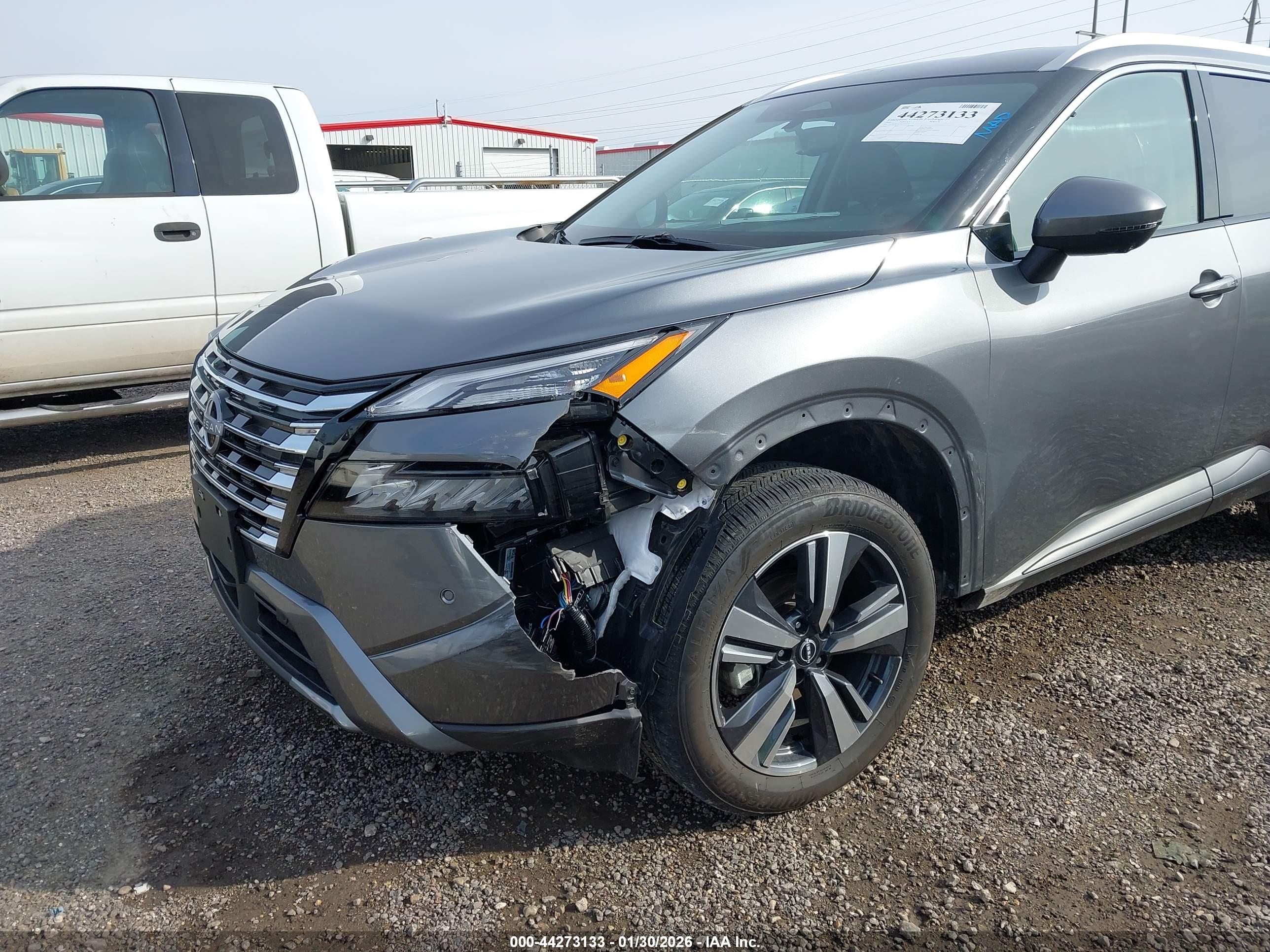 NISSAN ROGUE image 6