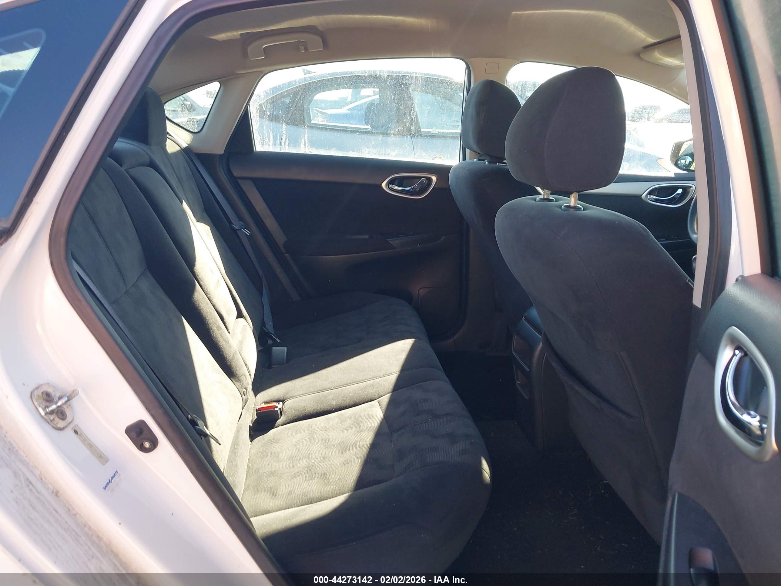 NISSAN SENTRA image 8