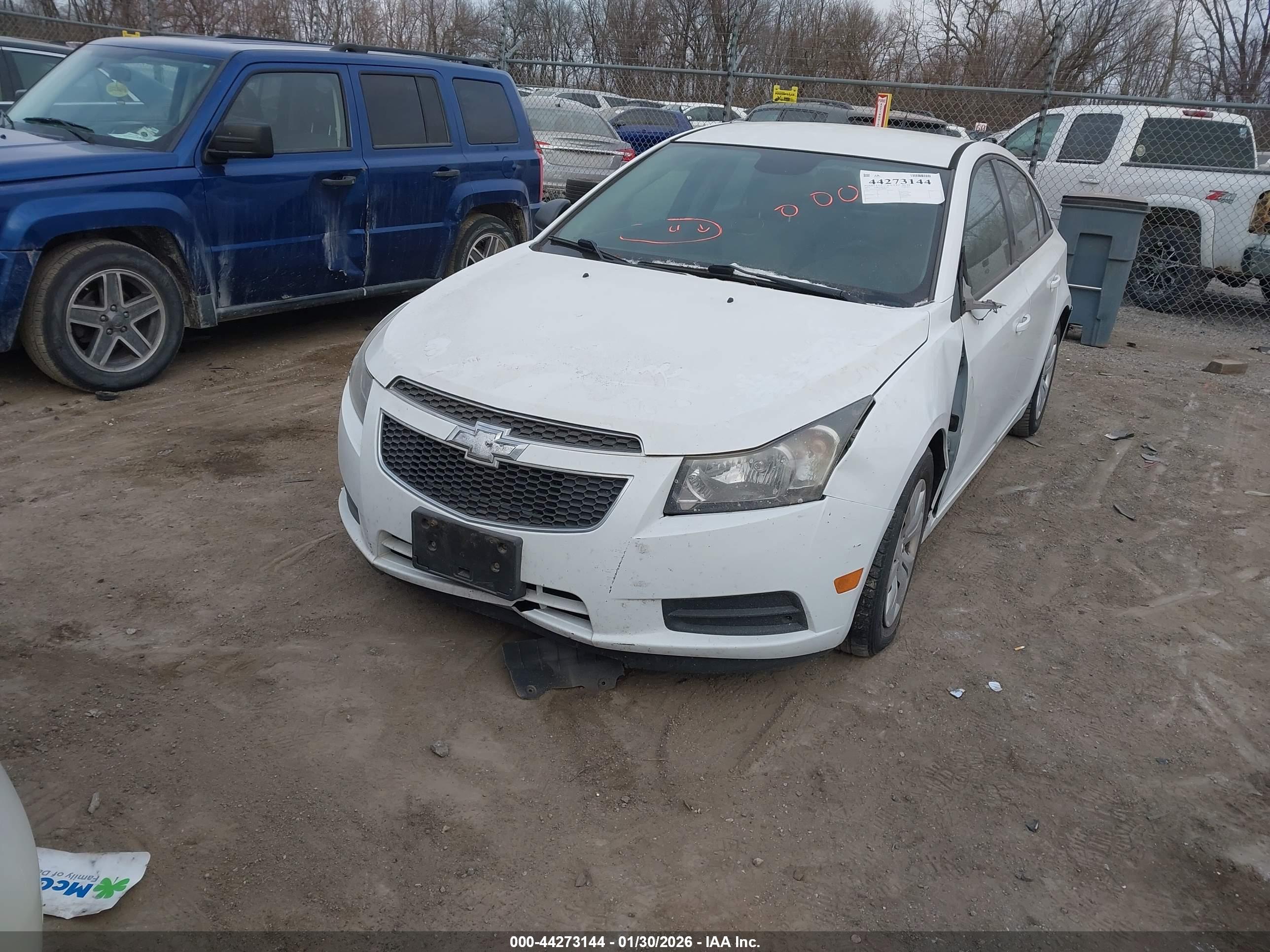 CHEVROLET CRUZE image 2