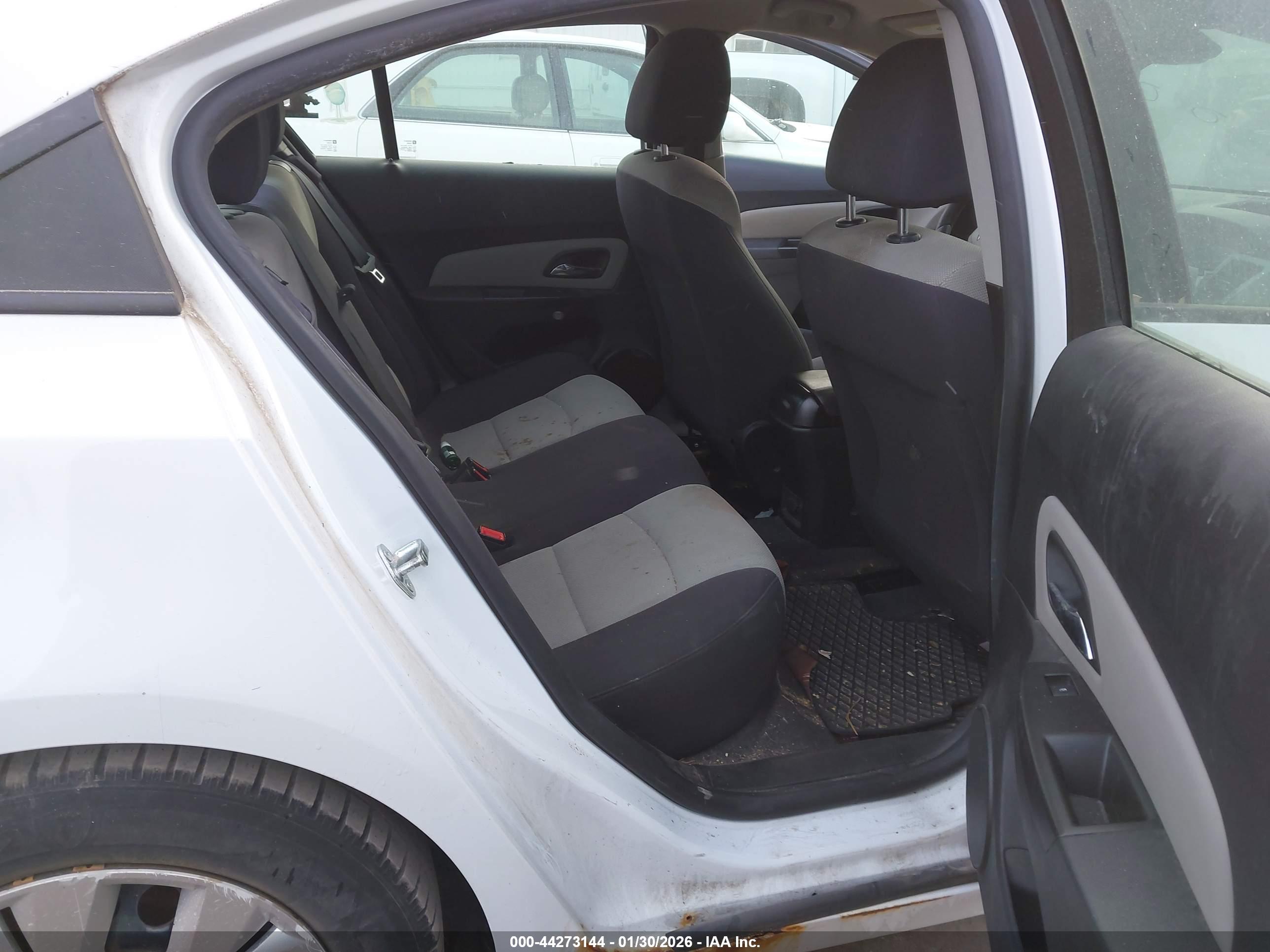 CHEVROLET CRUZE image 8