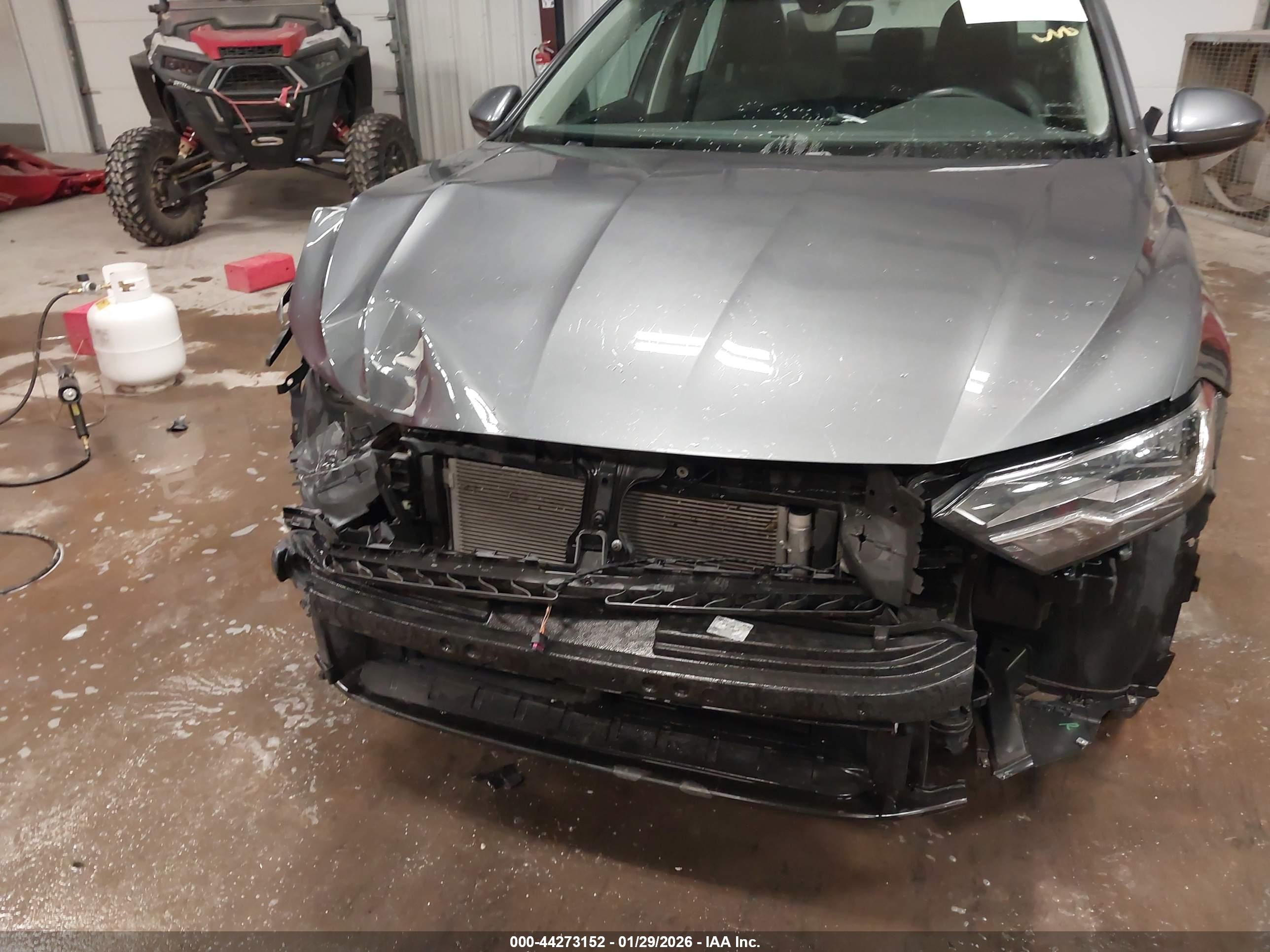 VOLKSWAGEN JETTA image 6