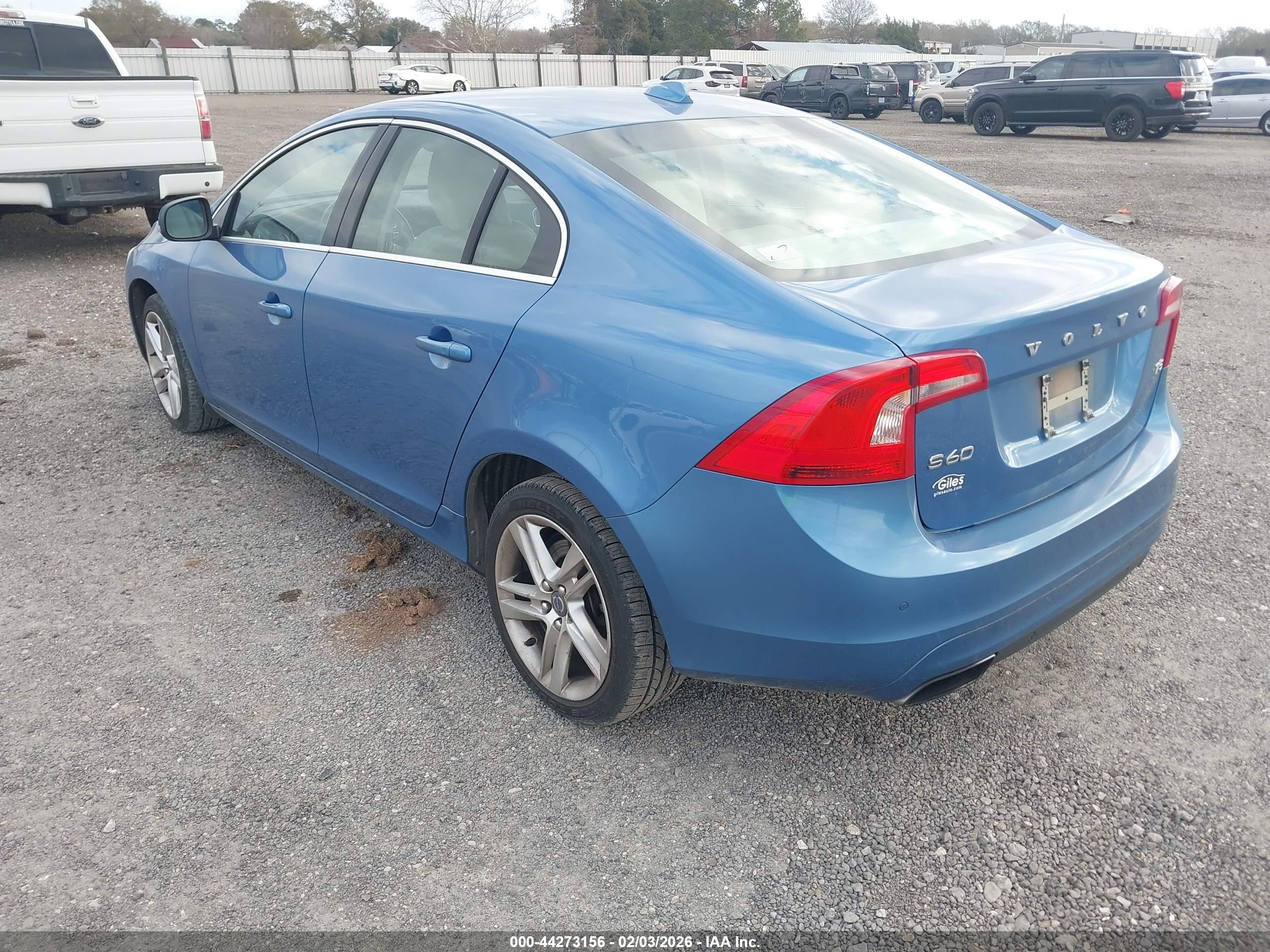 VOLVO S60 image 3