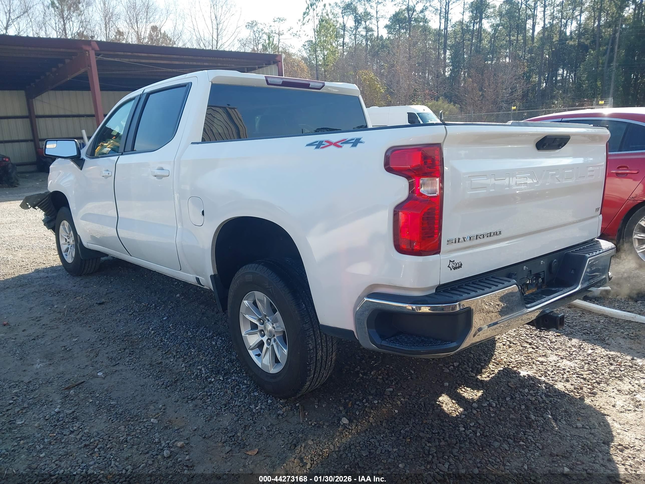CHEVROLET SILVERADO image 3