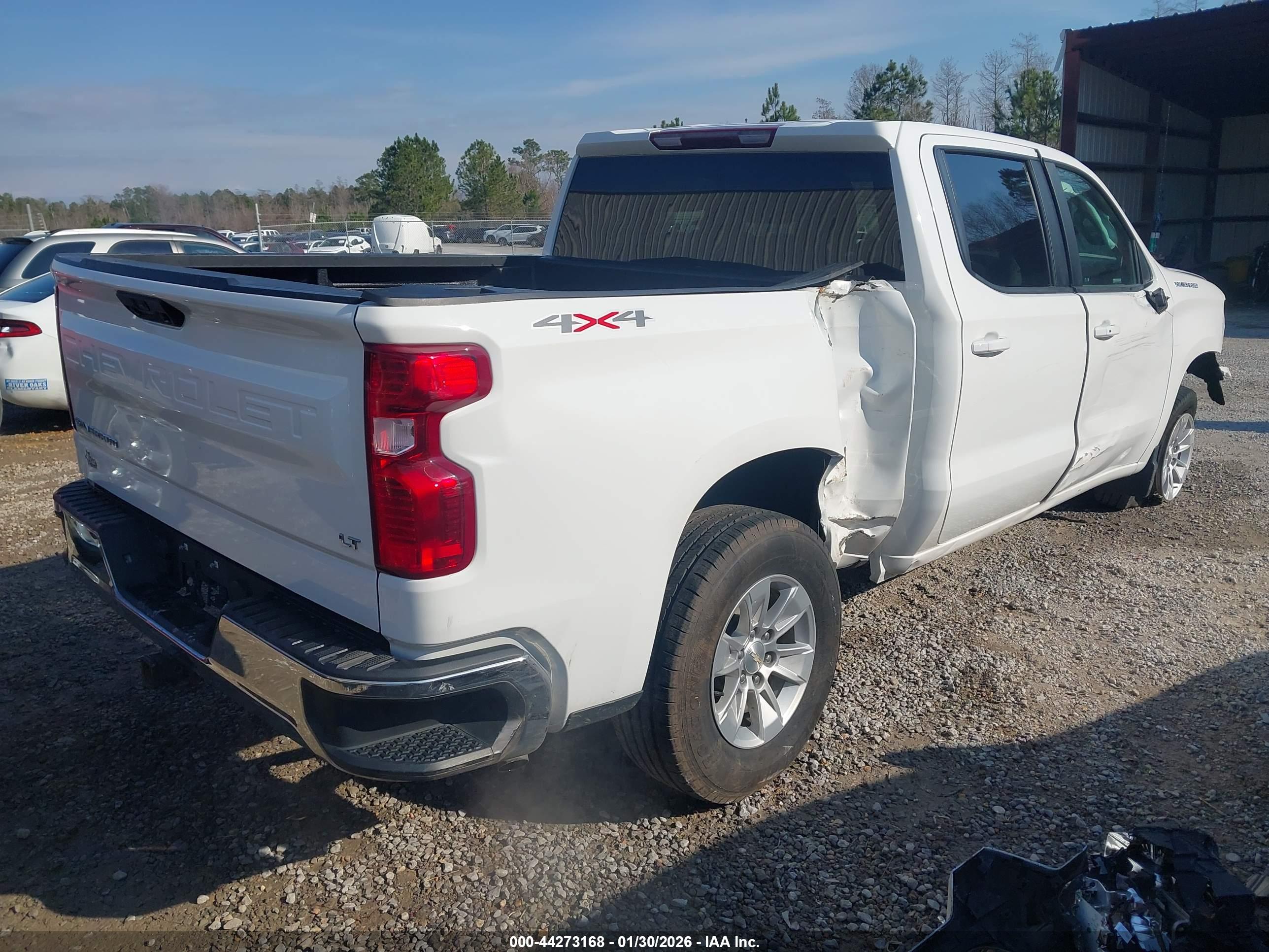 CHEVROLET SILVERADO image 4