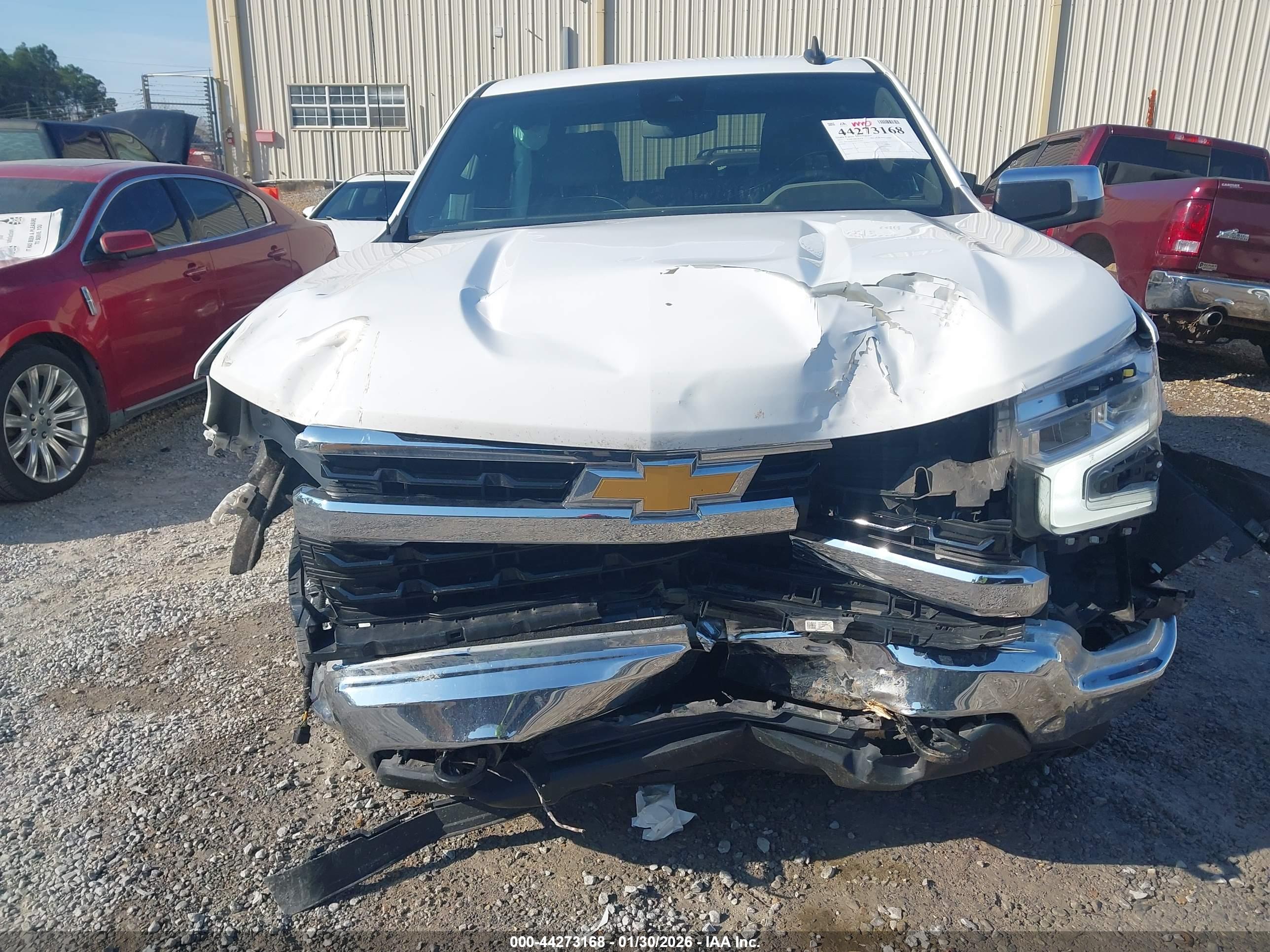 CHEVROLET SILVERADO image 6