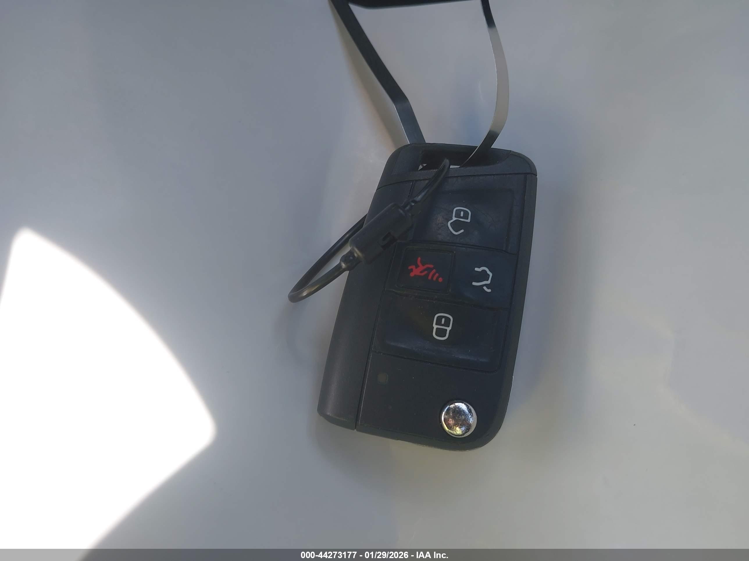 VOLKSWAGEN JETTA image 11