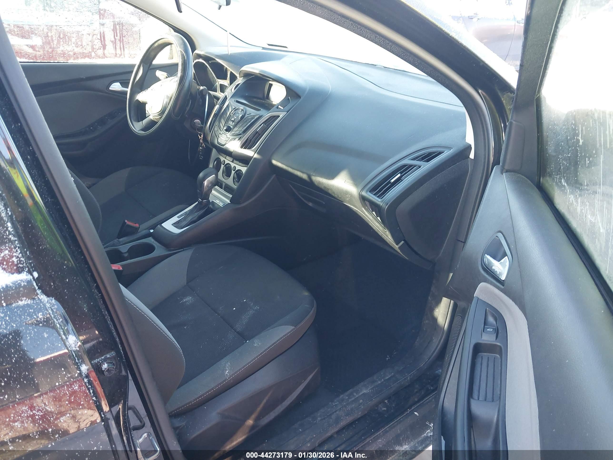 FORD FOCUS image 5