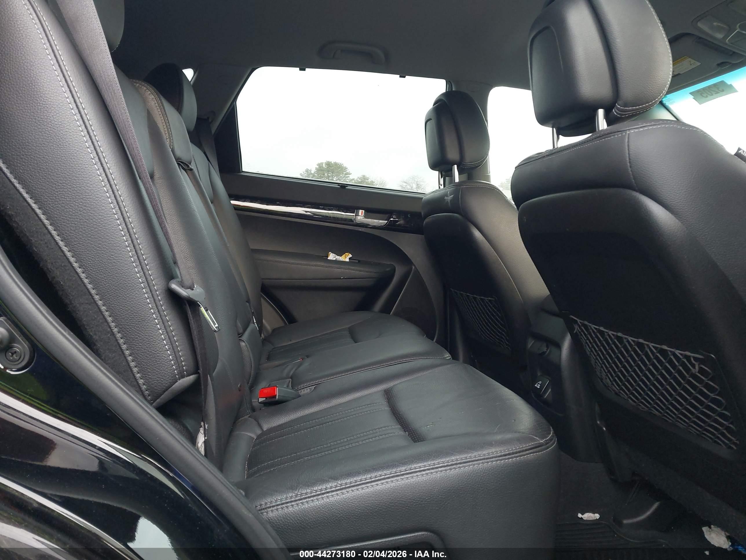 KIA SORENTO image 8
