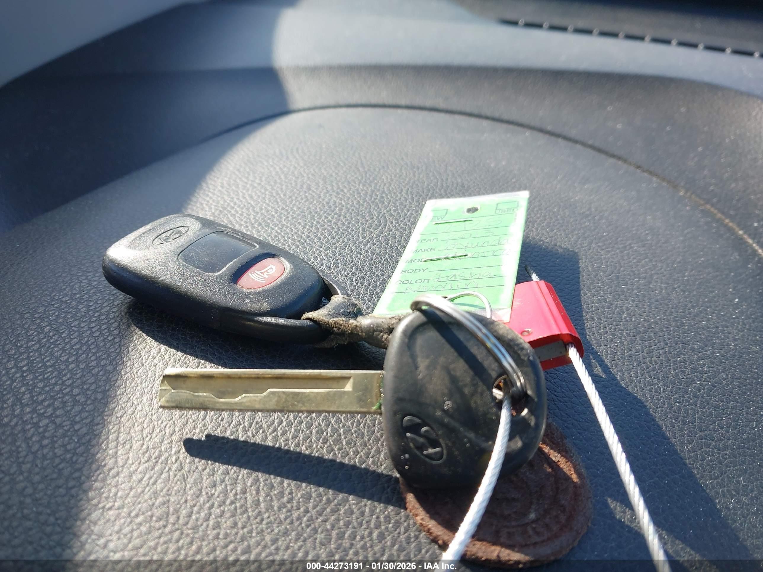 HYUNDAI ELANTRA image 11