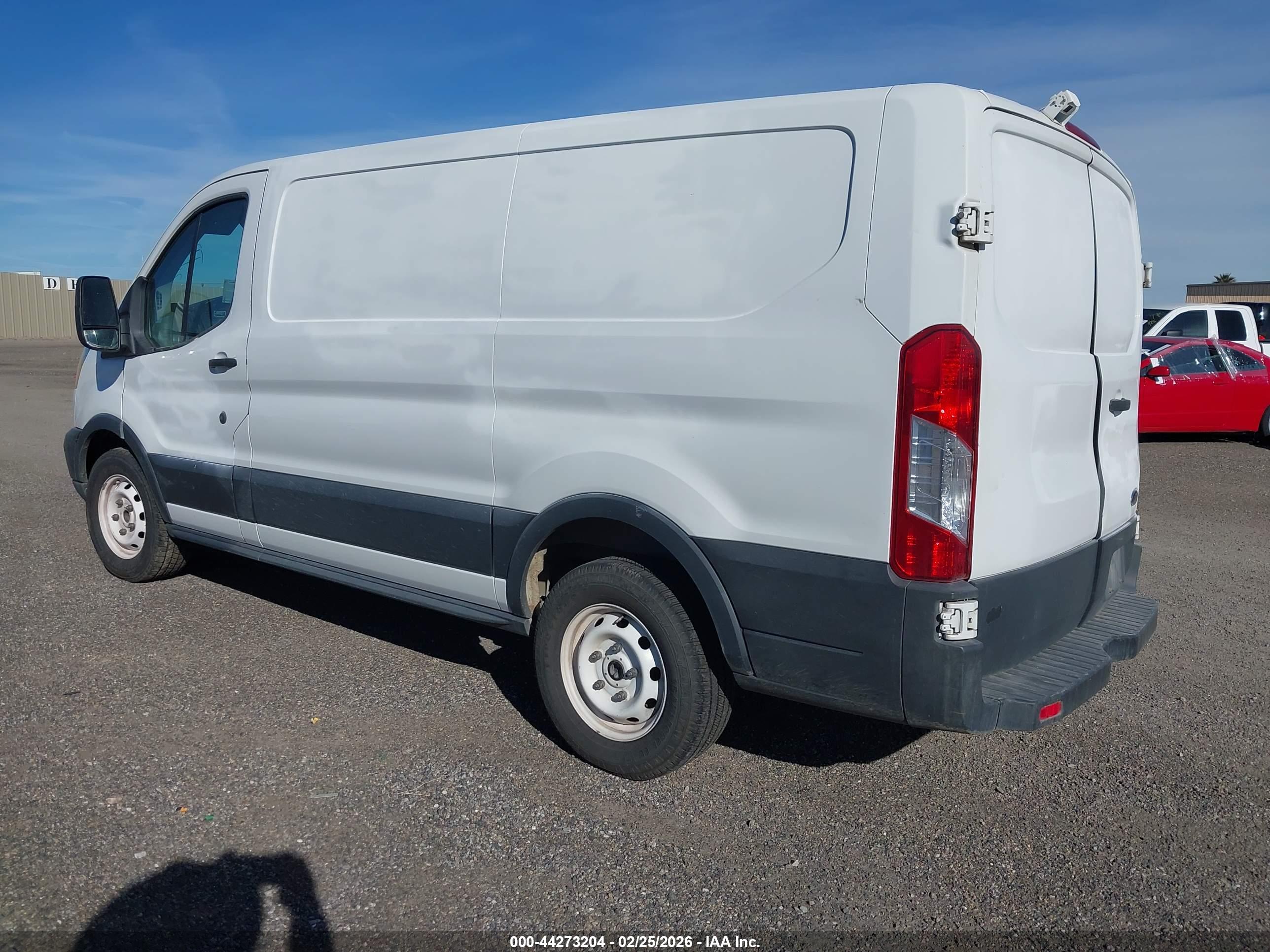 FORD TRANSIT-150 image 3