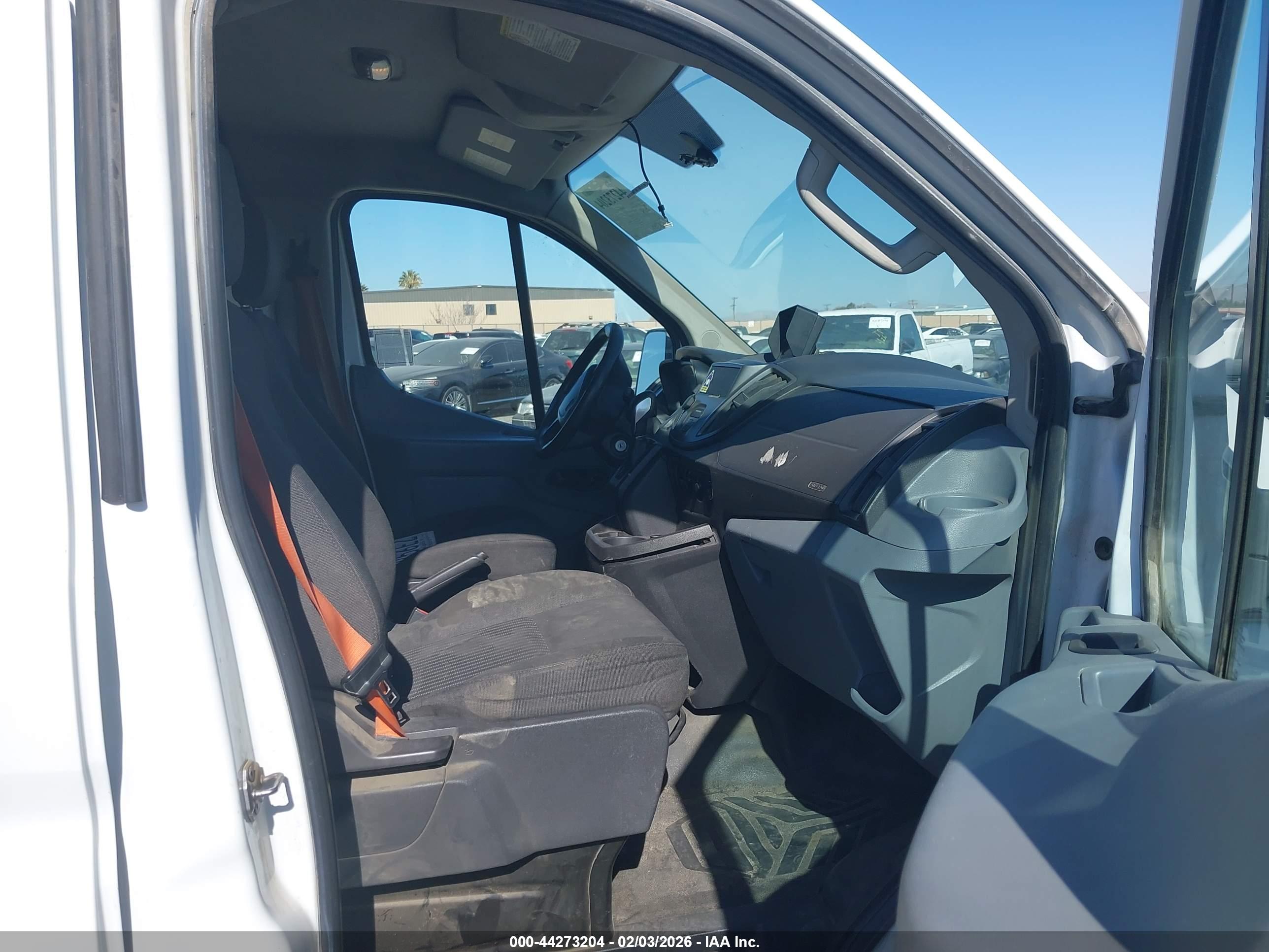 FORD TRANSIT-150 image 5