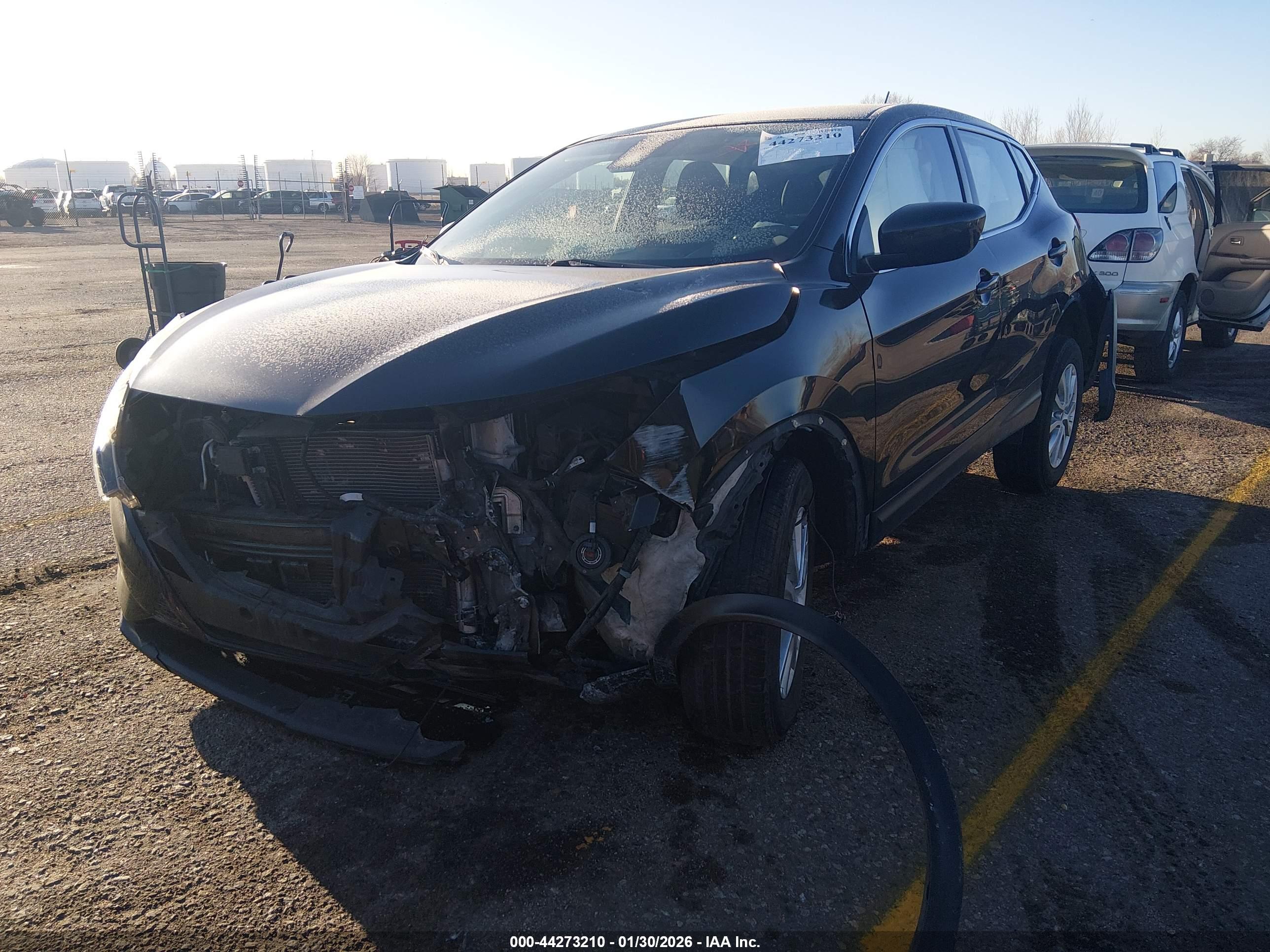 NISSAN ROGUE image 2