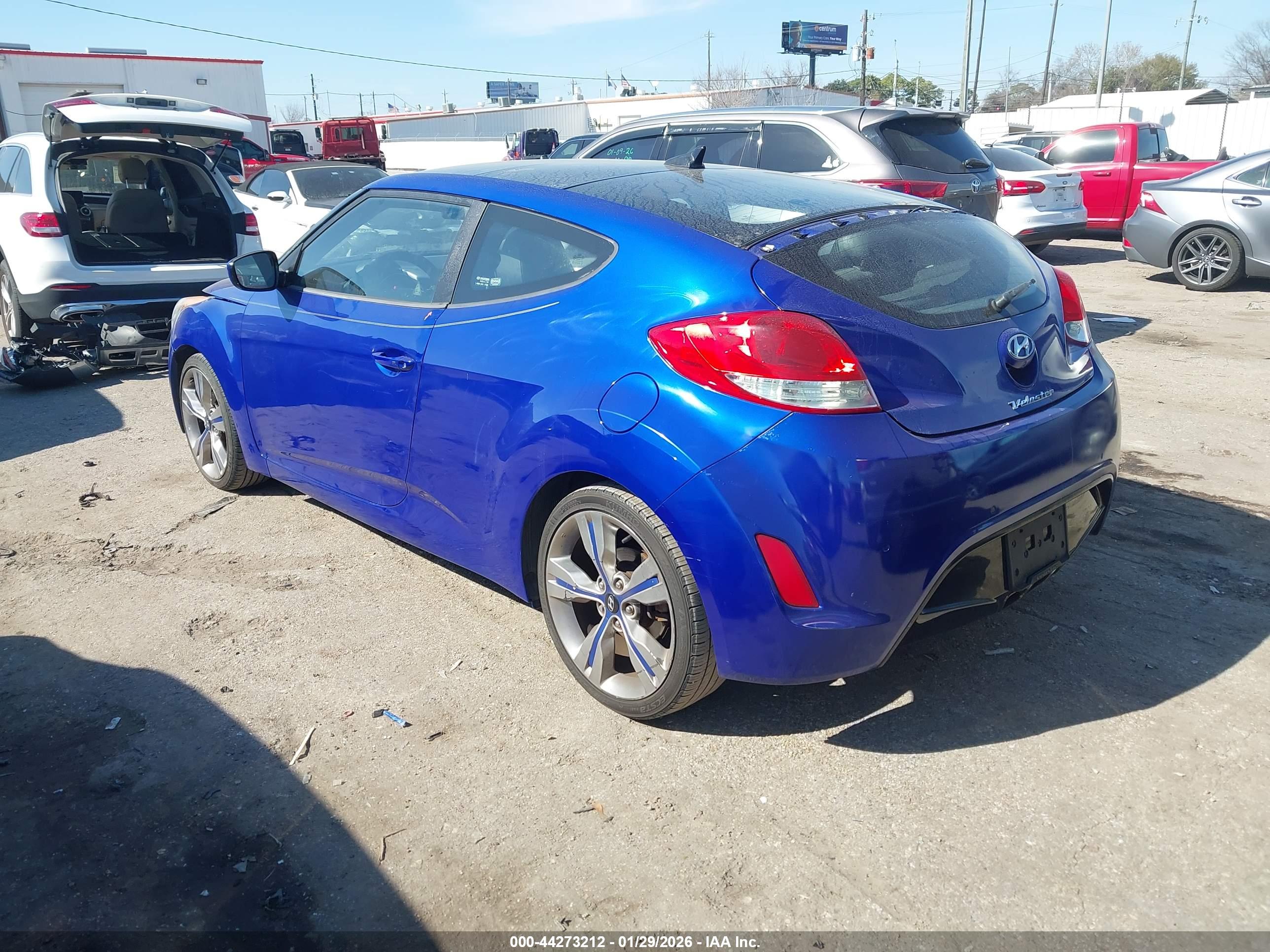 HYUNDAI VELOSTER image 3