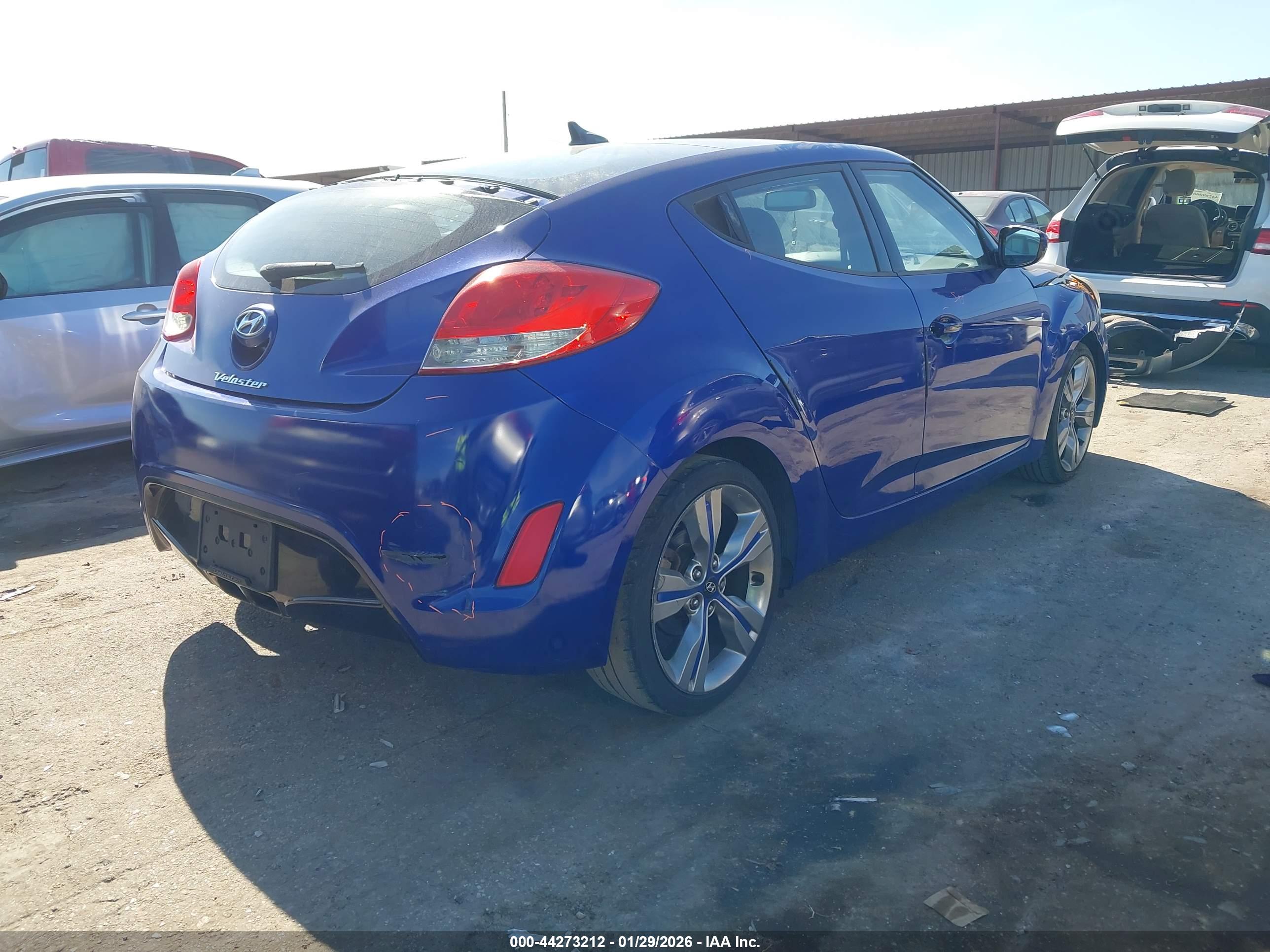 HYUNDAI VELOSTER image 4