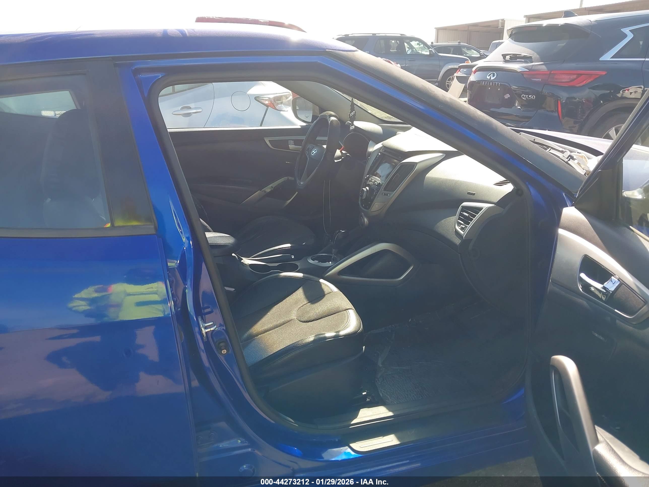 HYUNDAI VELOSTER image 5