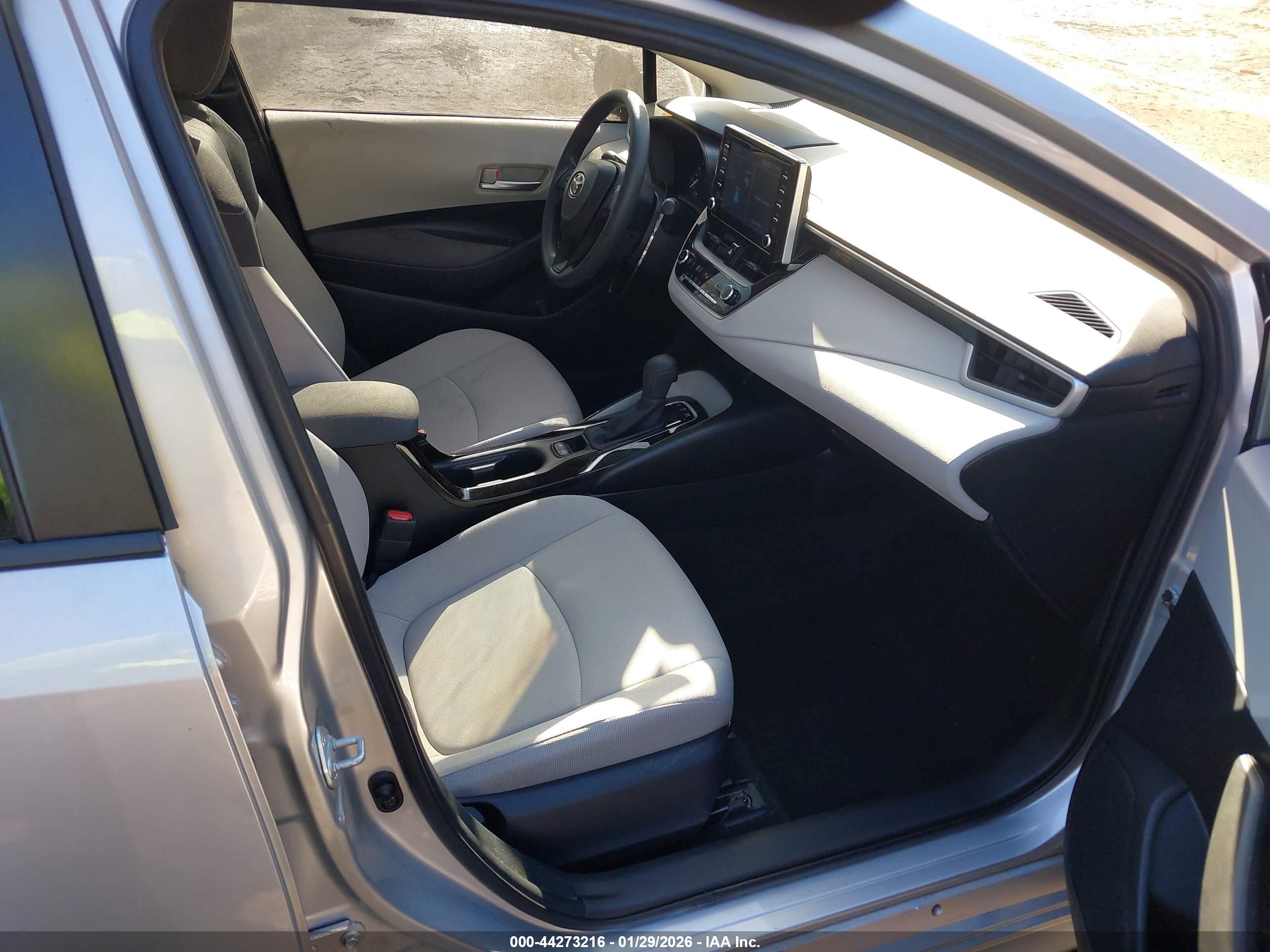 TOYOTA COROLLA image 5