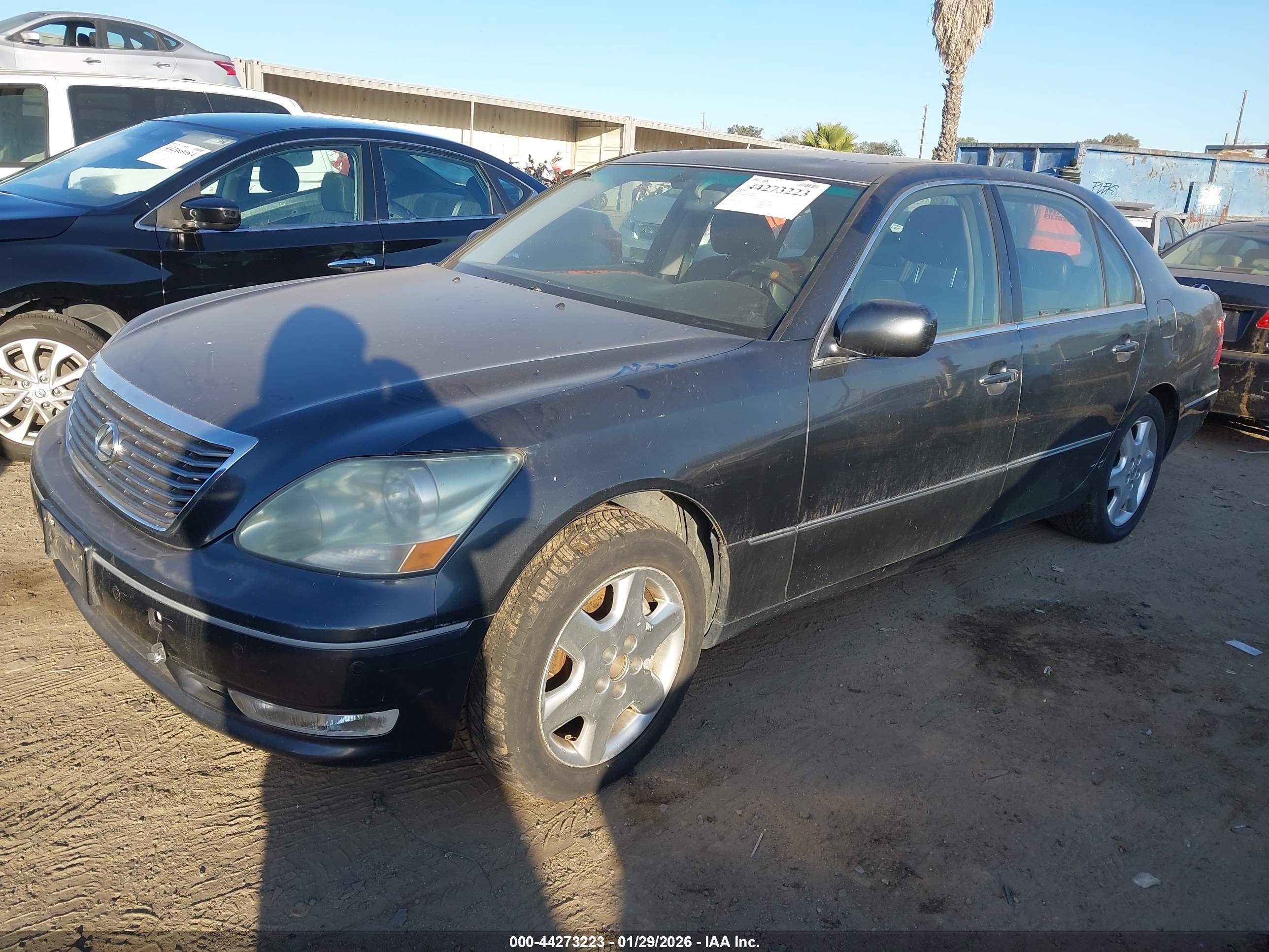 LEXUS LS image 2