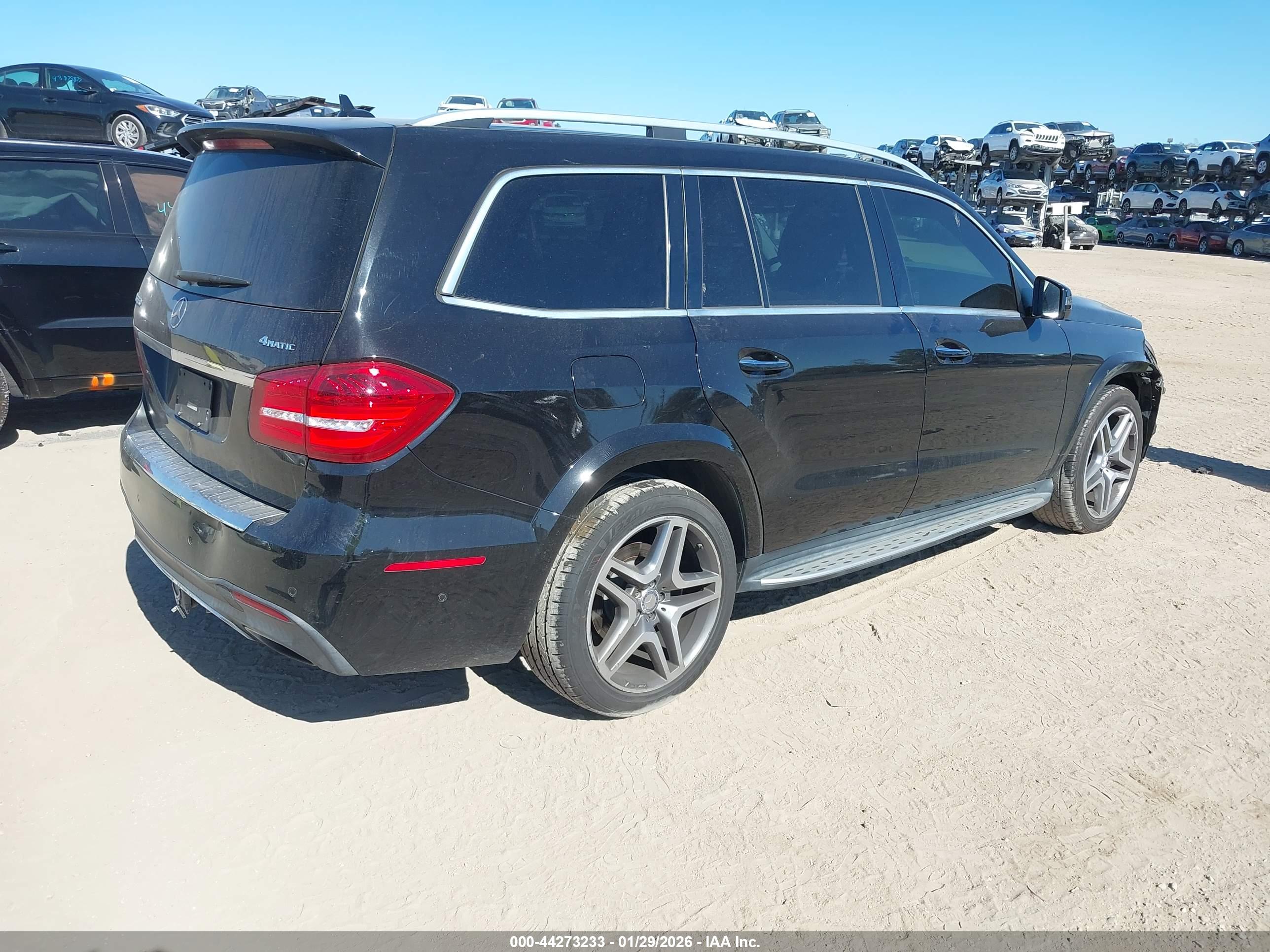MERCEDES-BENZ GLS image 4