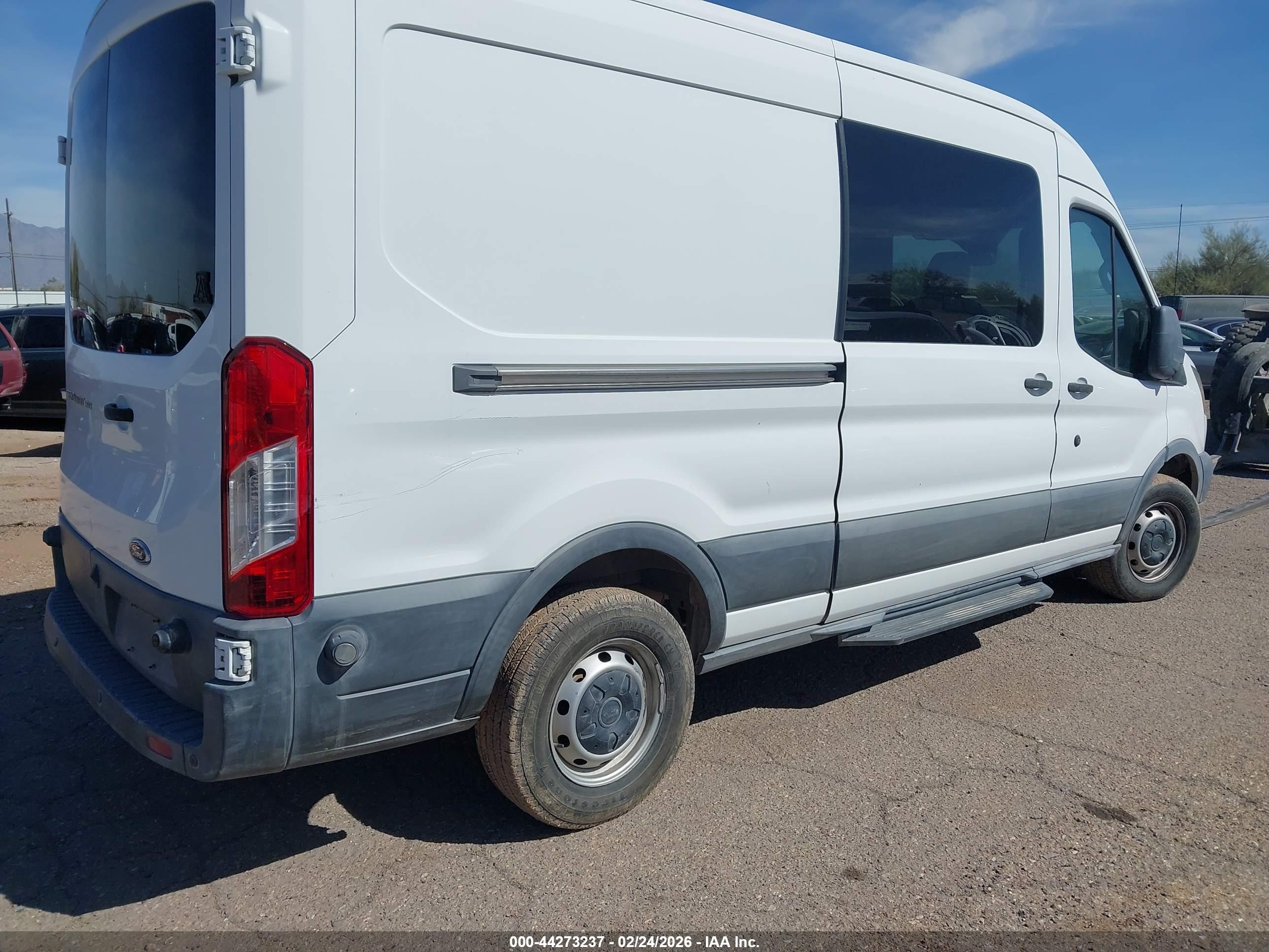 FORD TRANSIT-150 image 4