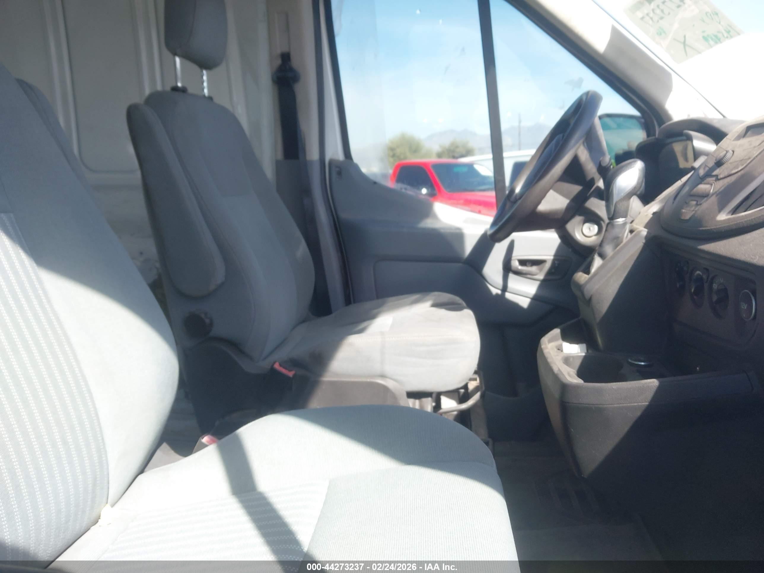 FORD TRANSIT-150 image 5