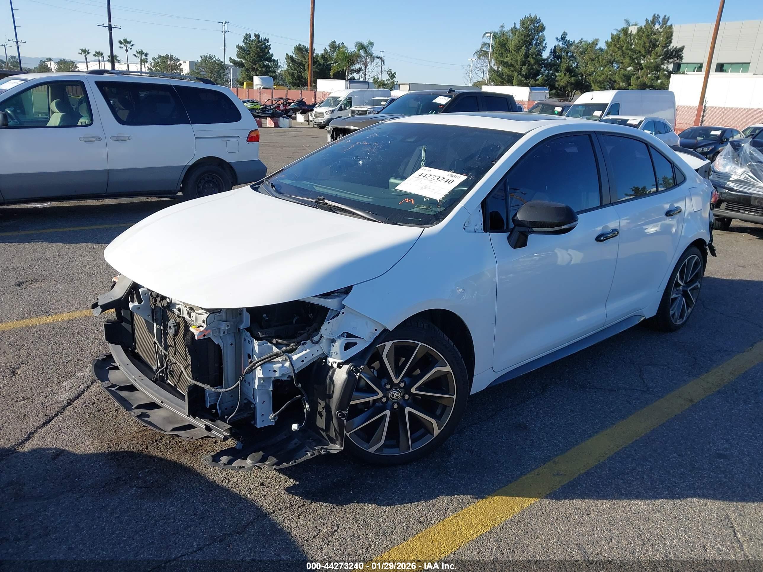 TOYOTA COROLLA image 2