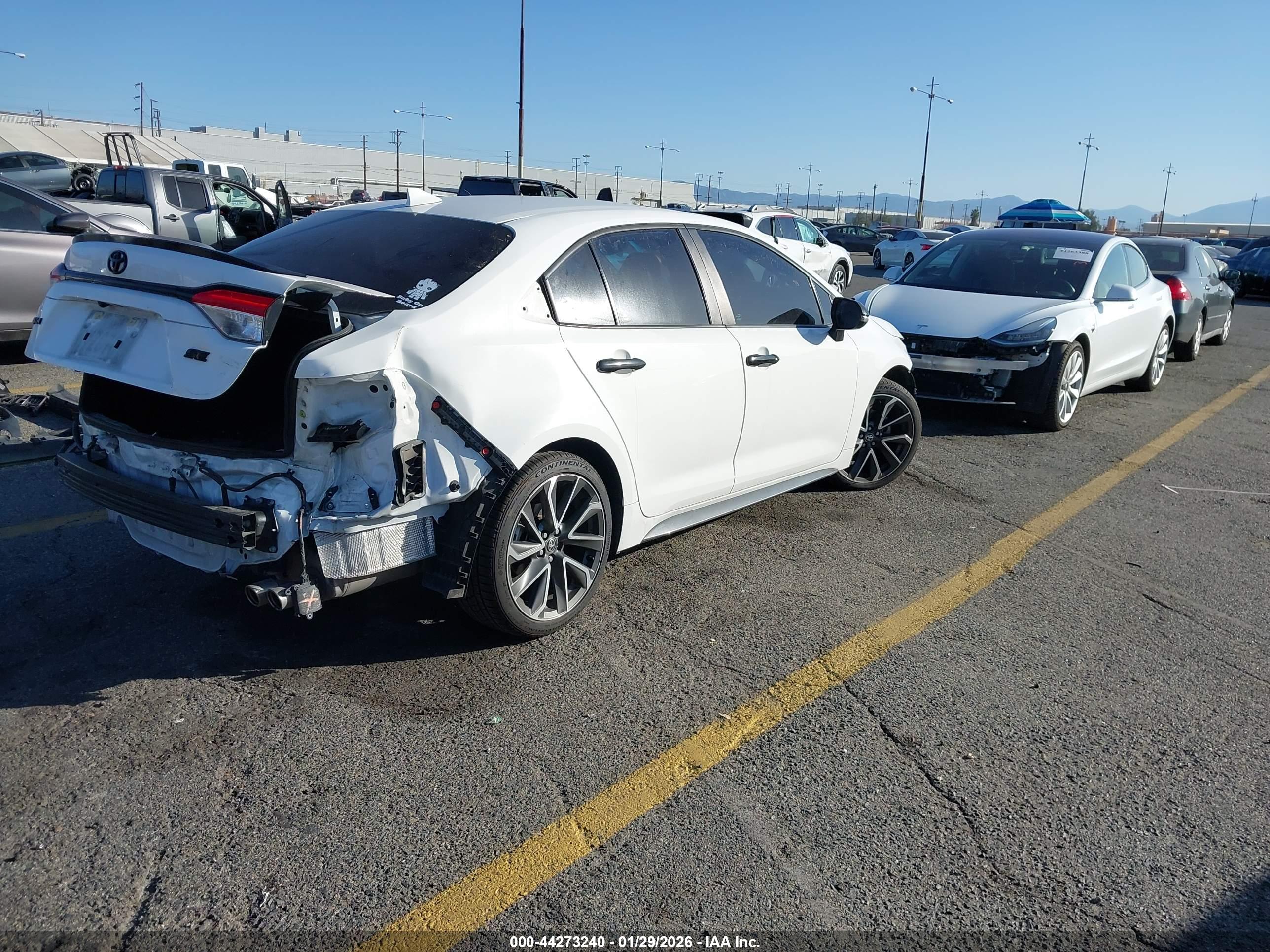 TOYOTA COROLLA image 4