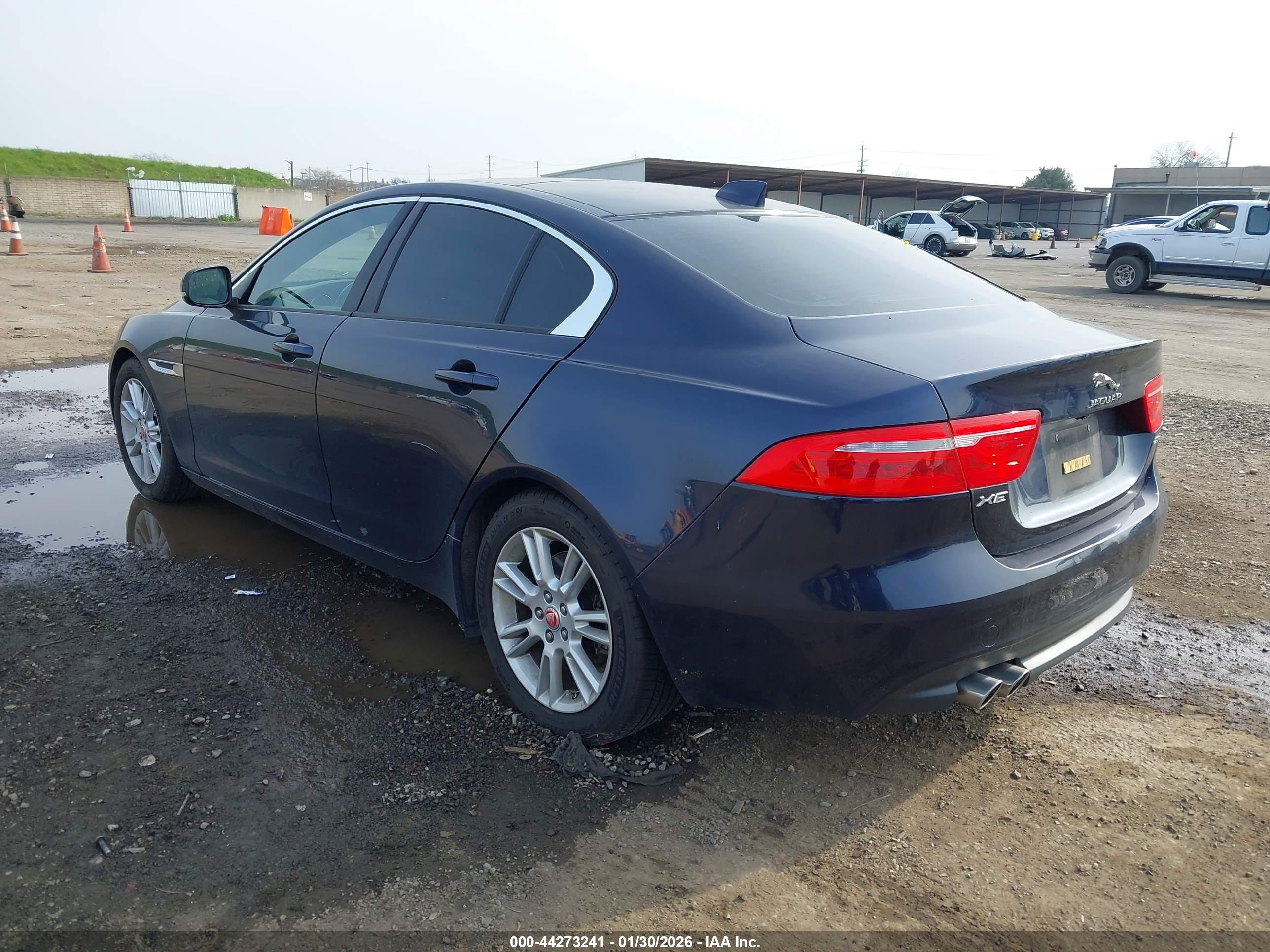 JAGUAR XE image 3