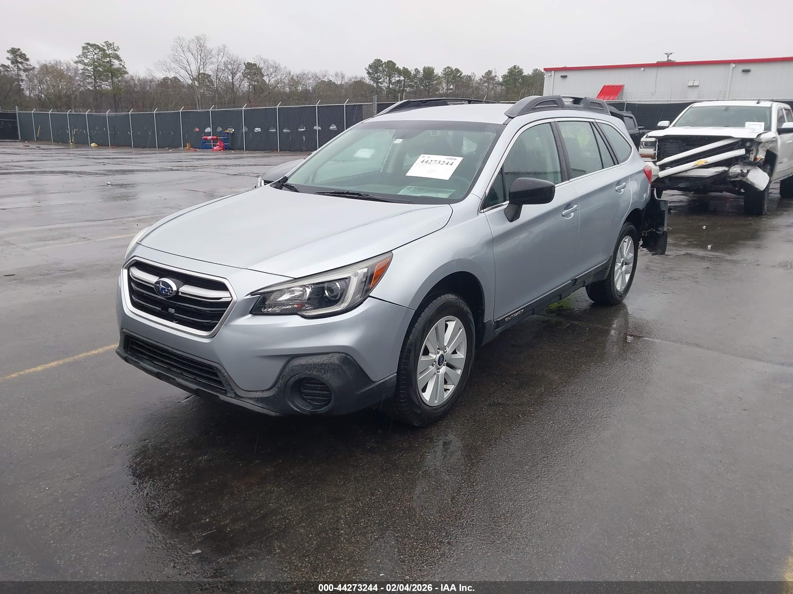 SUBARU OUTBACK image 2