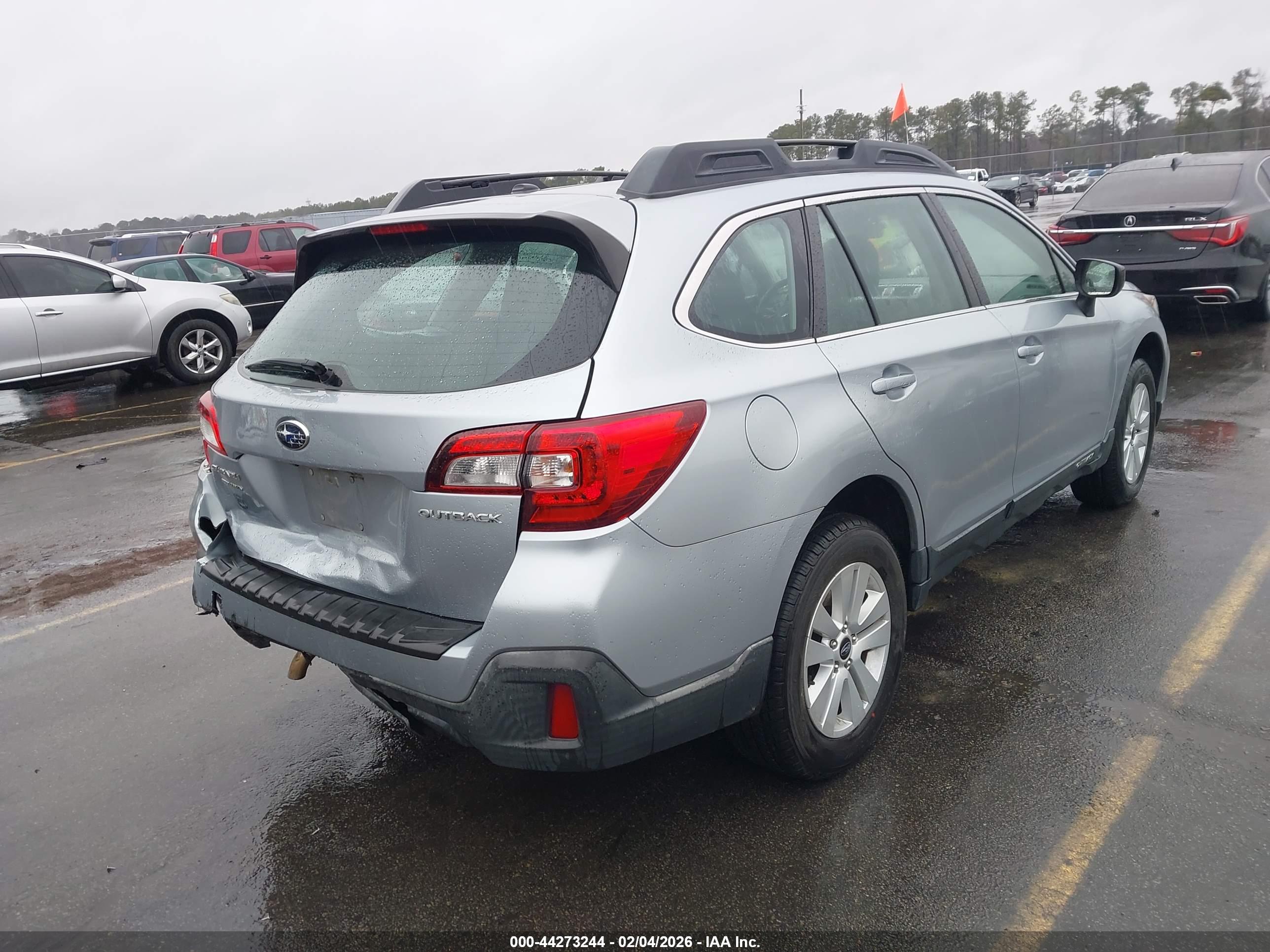 SUBARU OUTBACK image 4