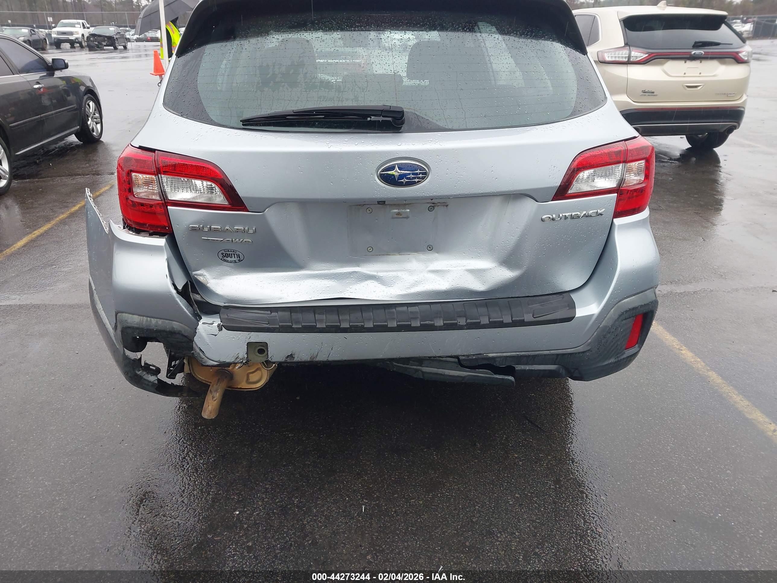 SUBARU OUTBACK image 6