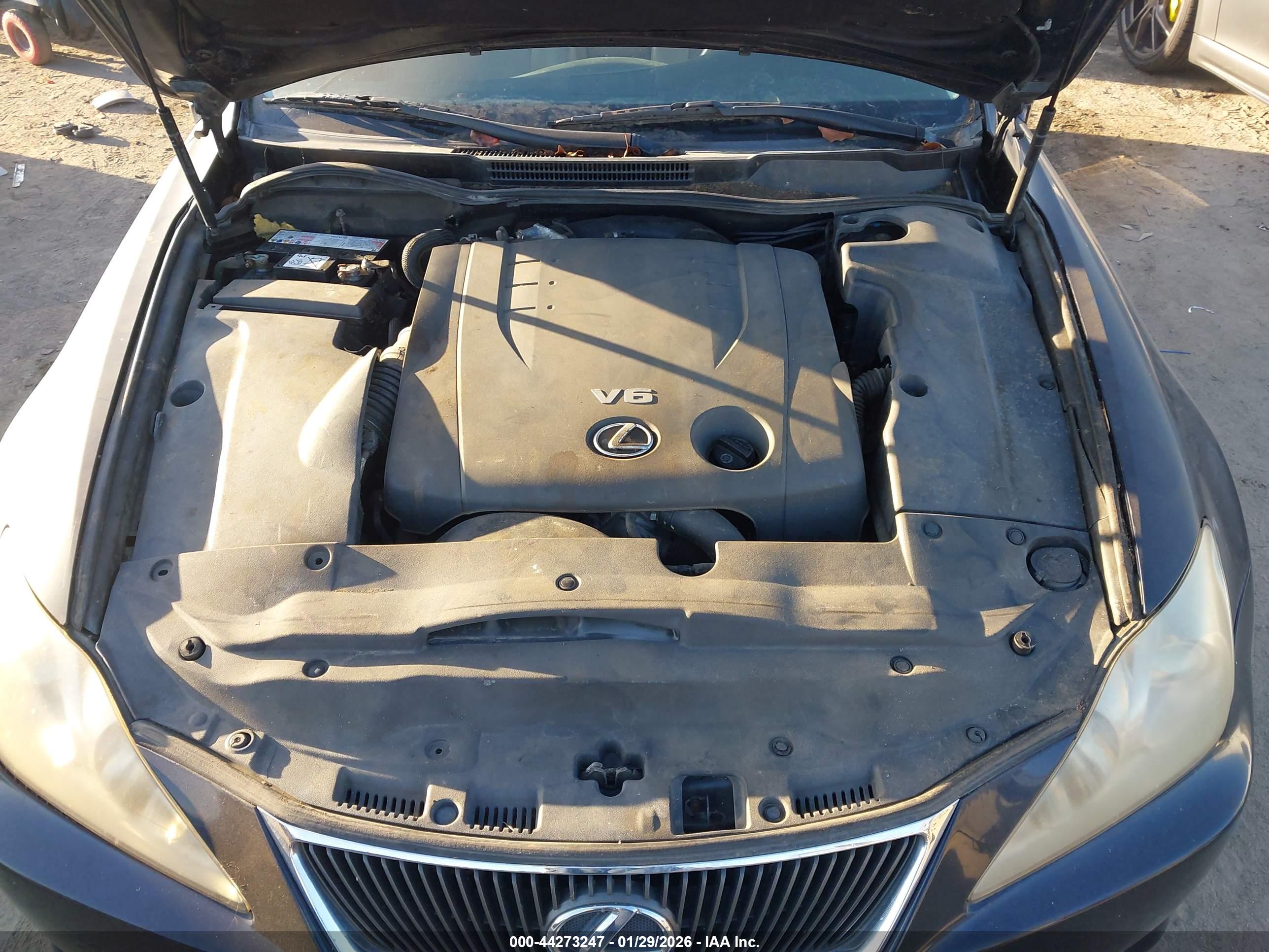 LEXUS IS image 10