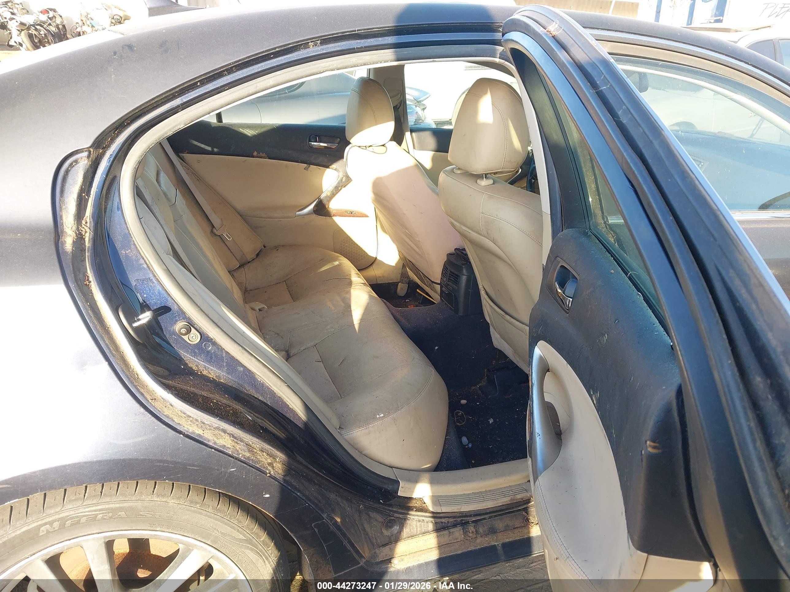 LEXUS IS image 8